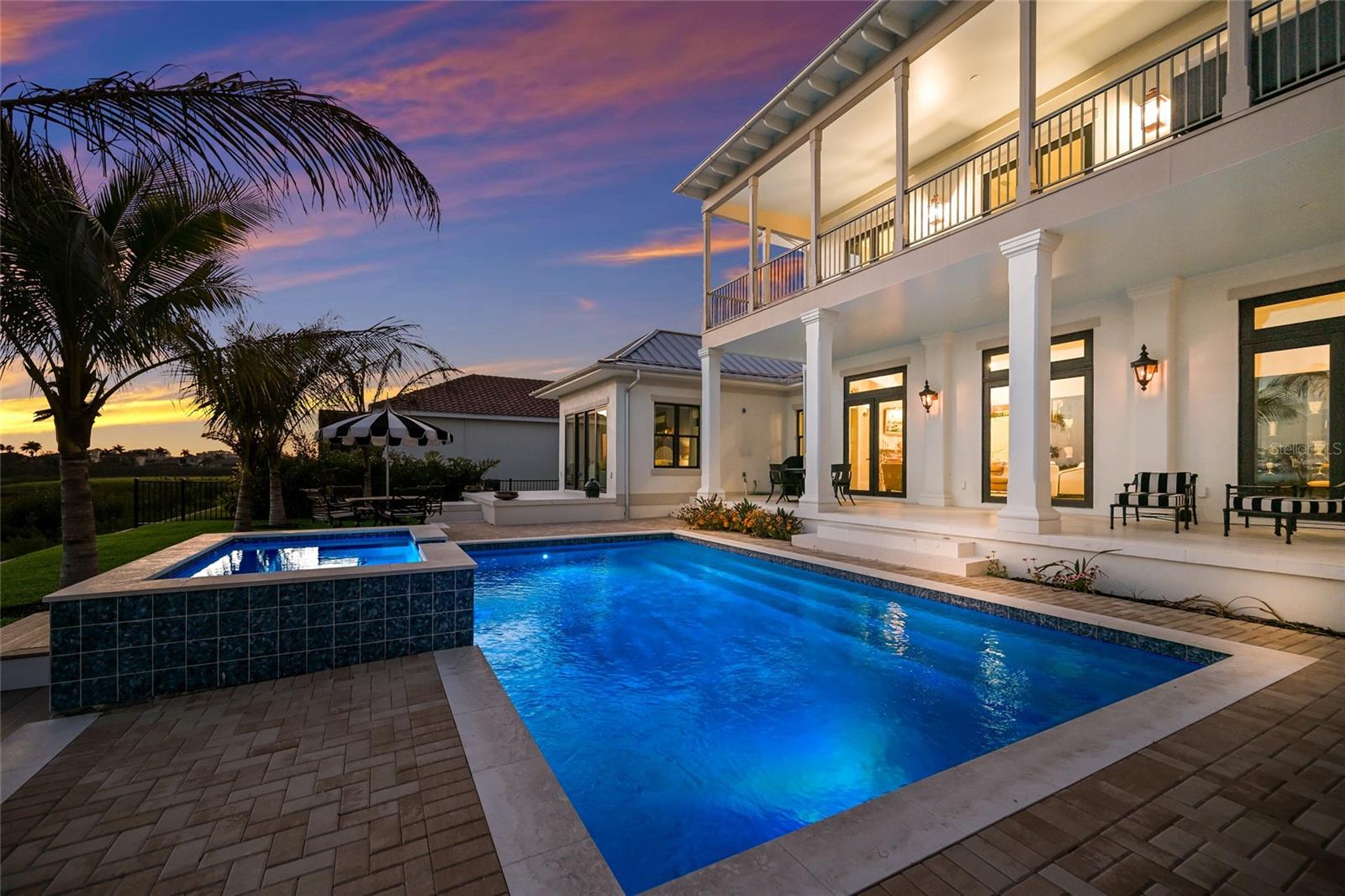 SANCTUARY COVE - Residential