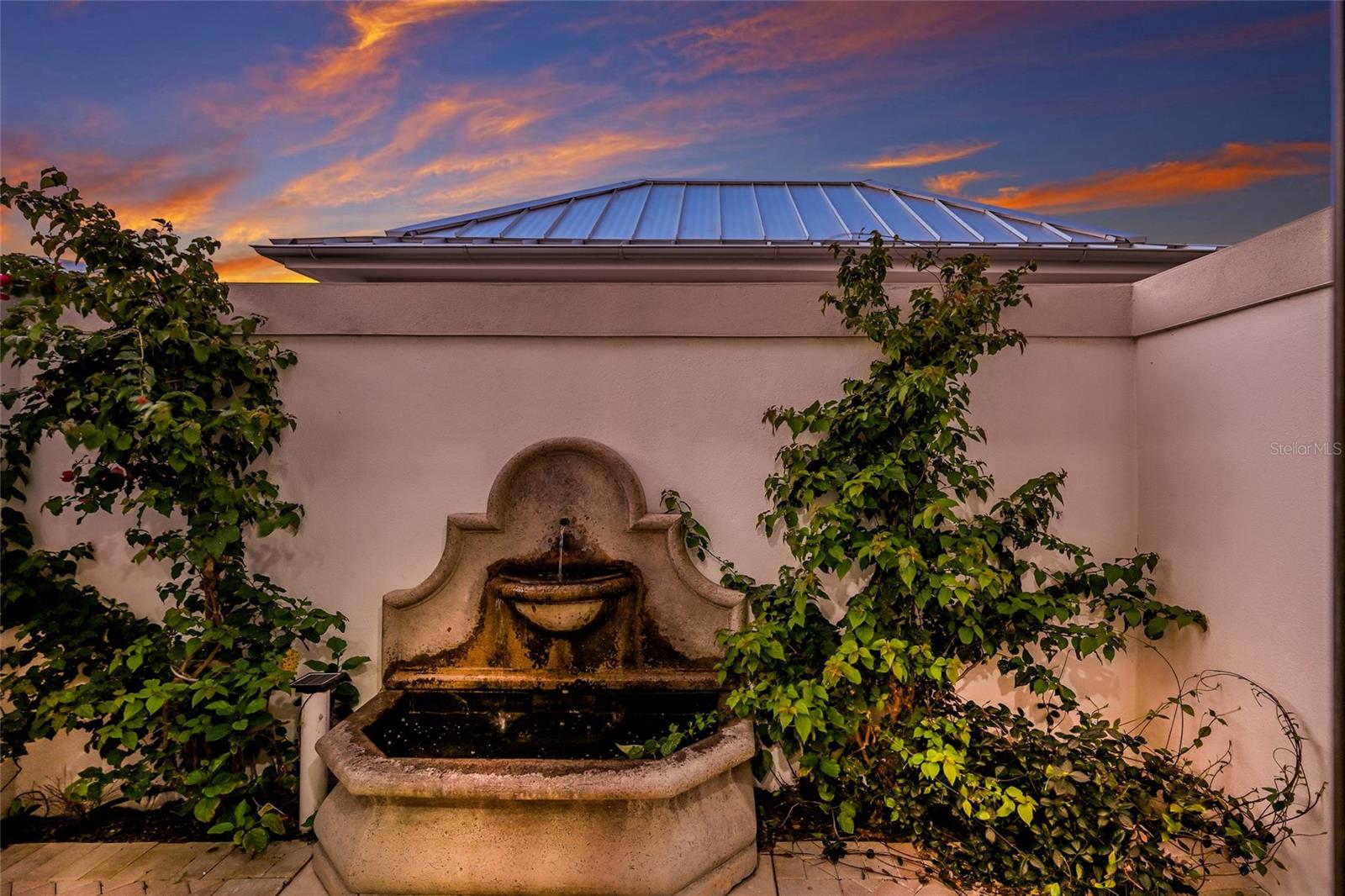SANCTUARY COVE - Residential