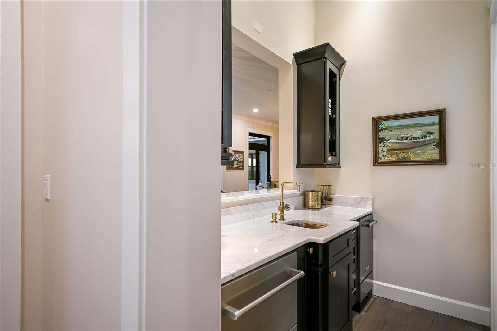 SANCTUARY COVE - Residential