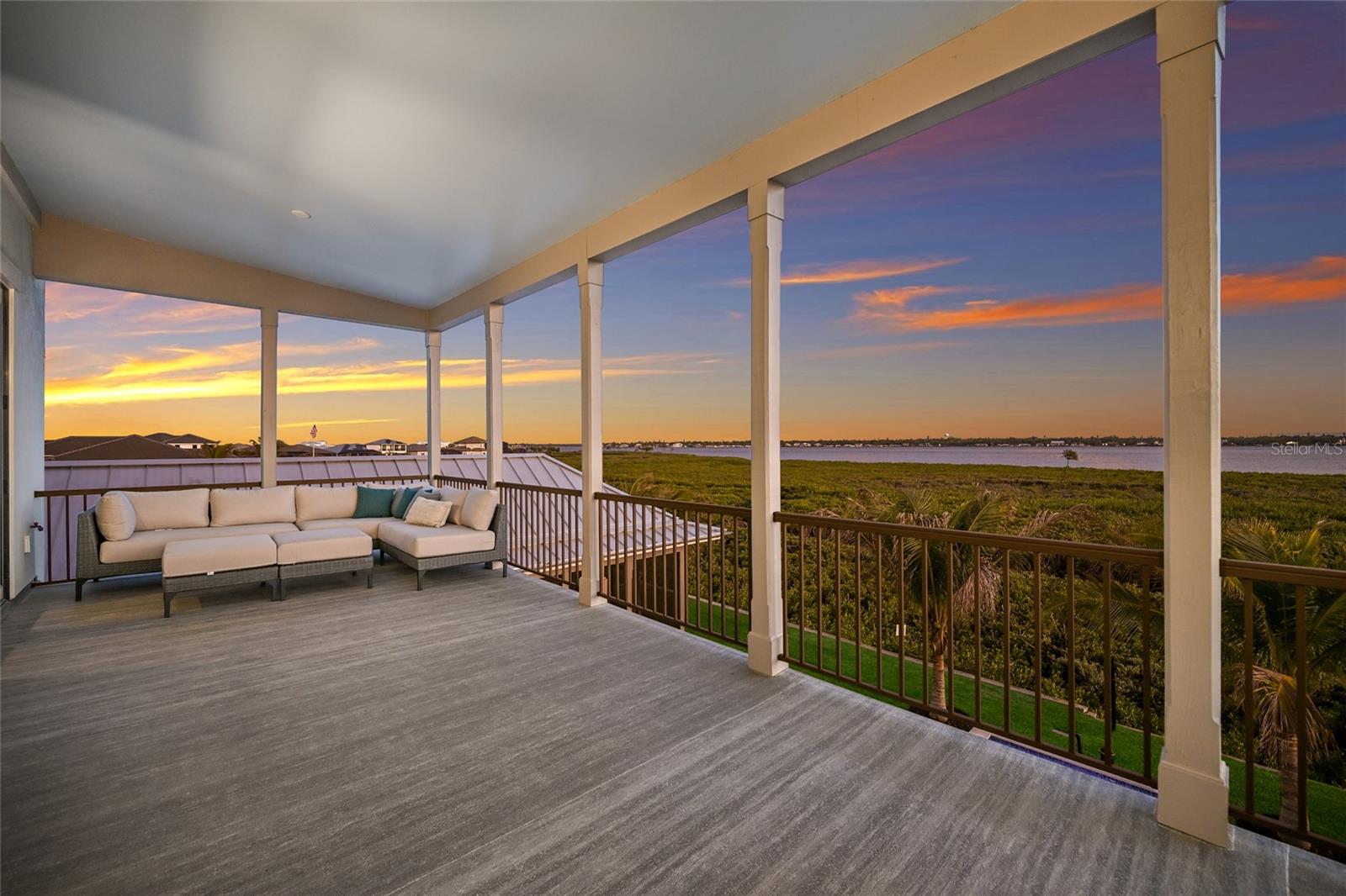 SANCTUARY COVE - Residential