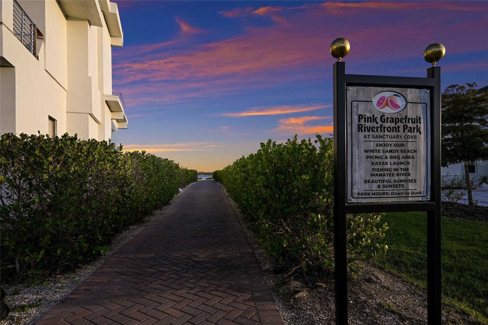 SANCTUARY COVE - Residential