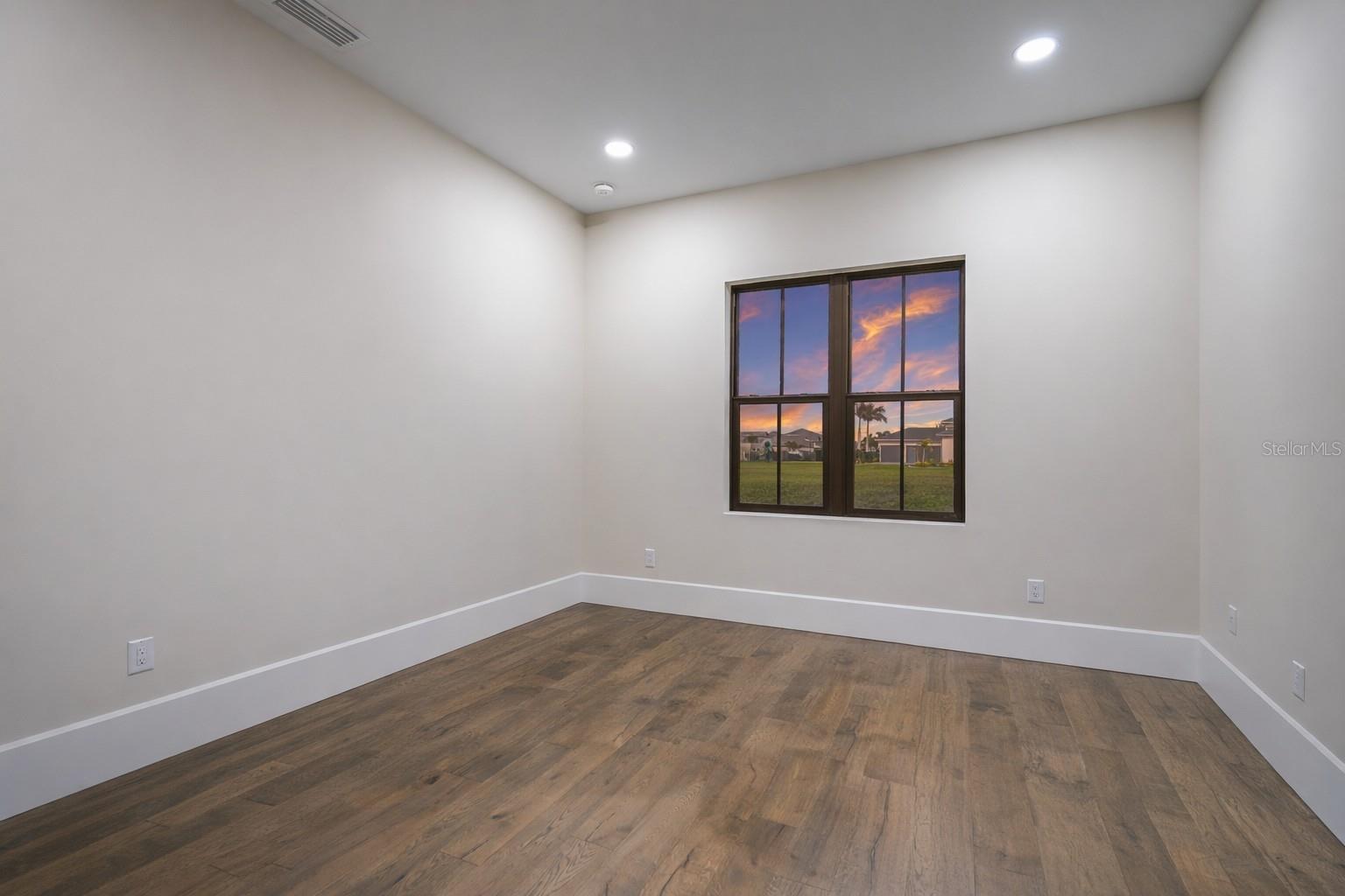 SANCTUARY COVE - Residential