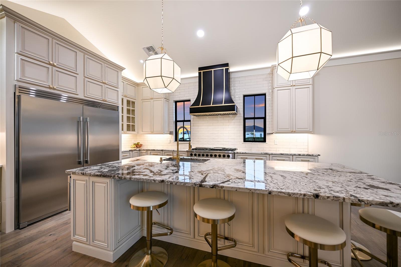 SANCTUARY COVE - Residential