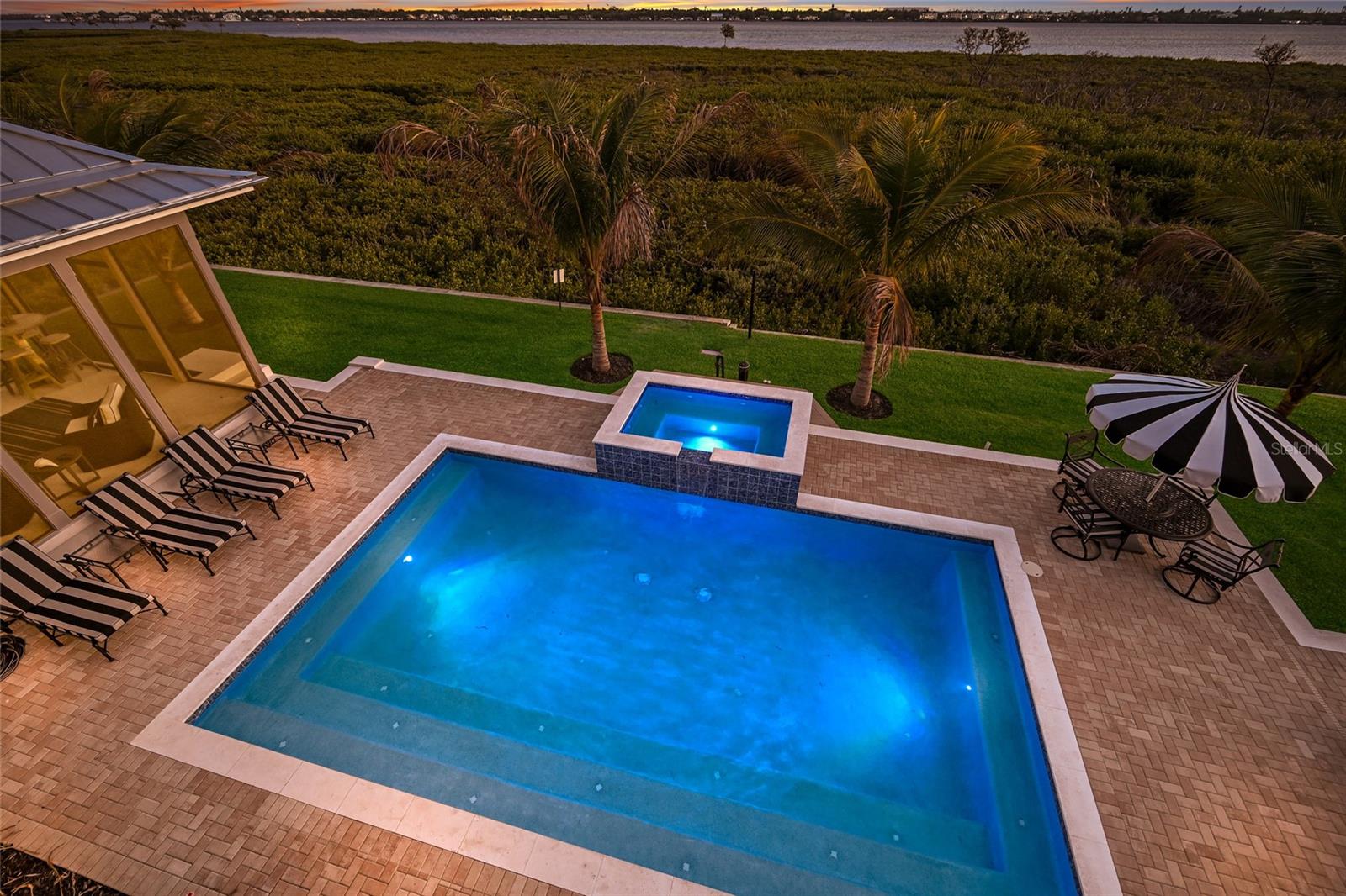SANCTUARY COVE - Residential