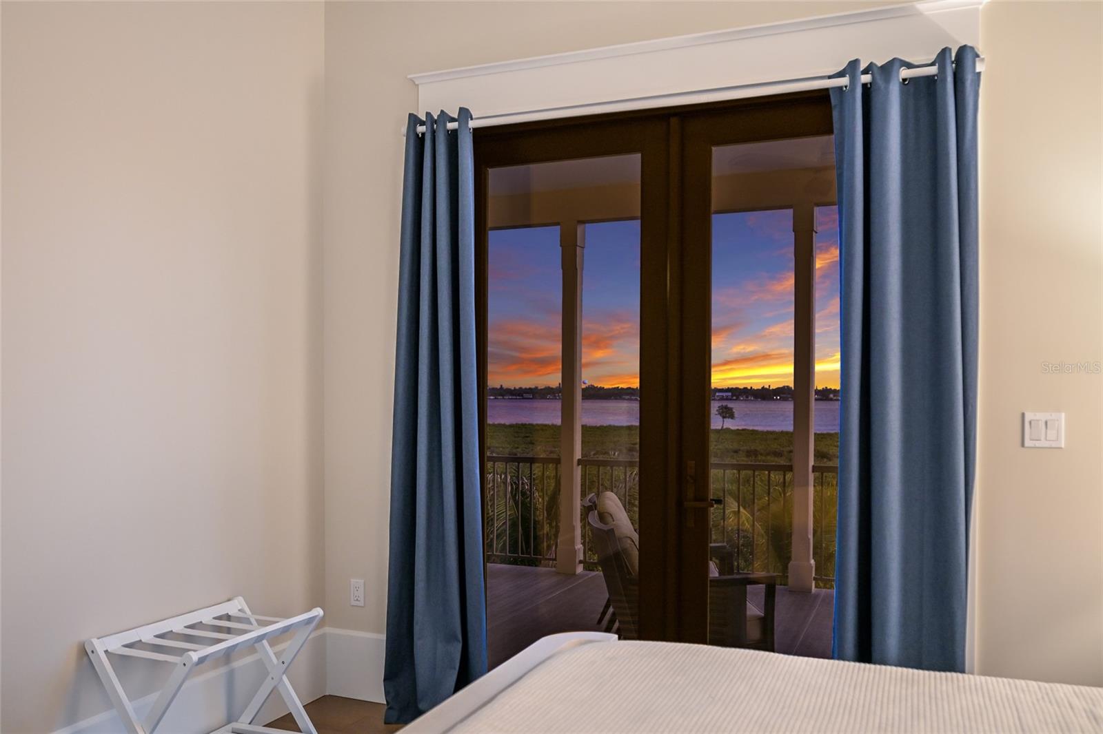 SANCTUARY COVE - Residential