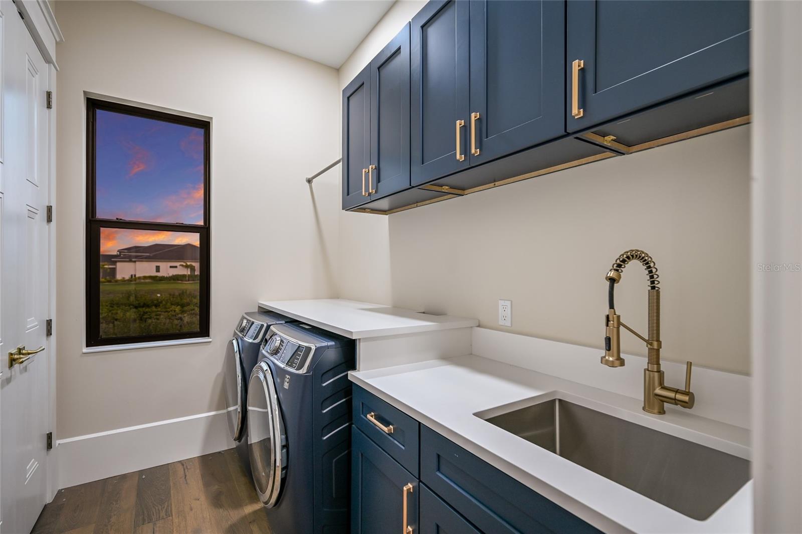 SANCTUARY COVE - Residential