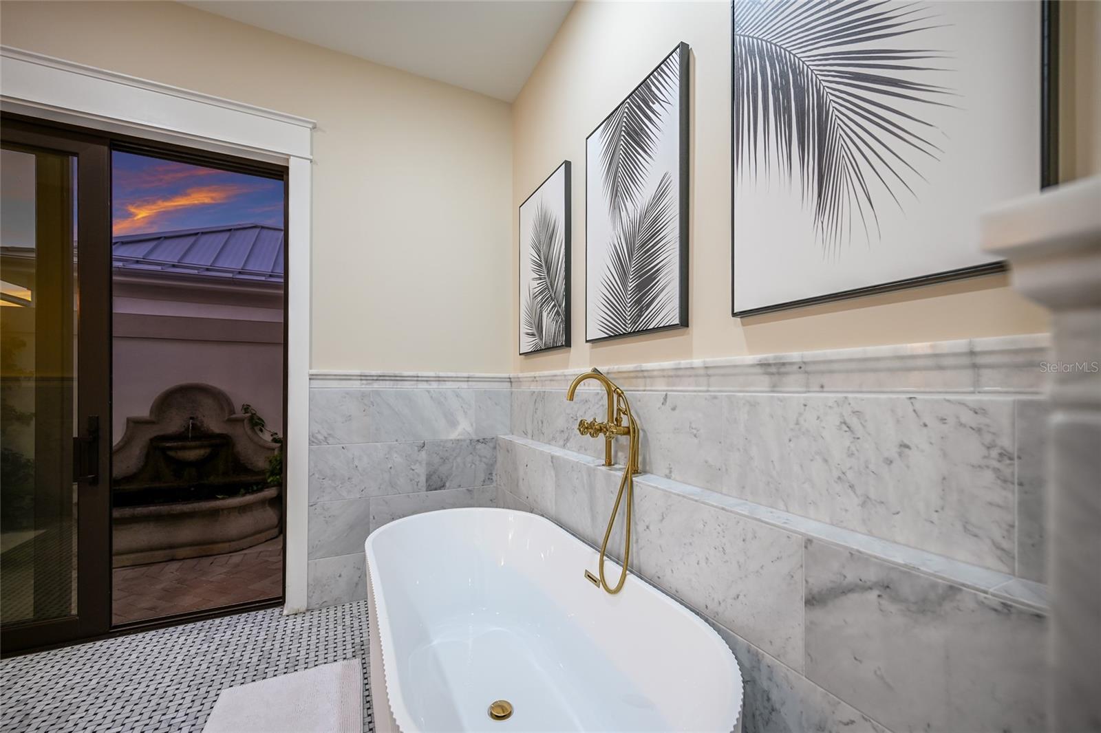 SANCTUARY COVE - Residential