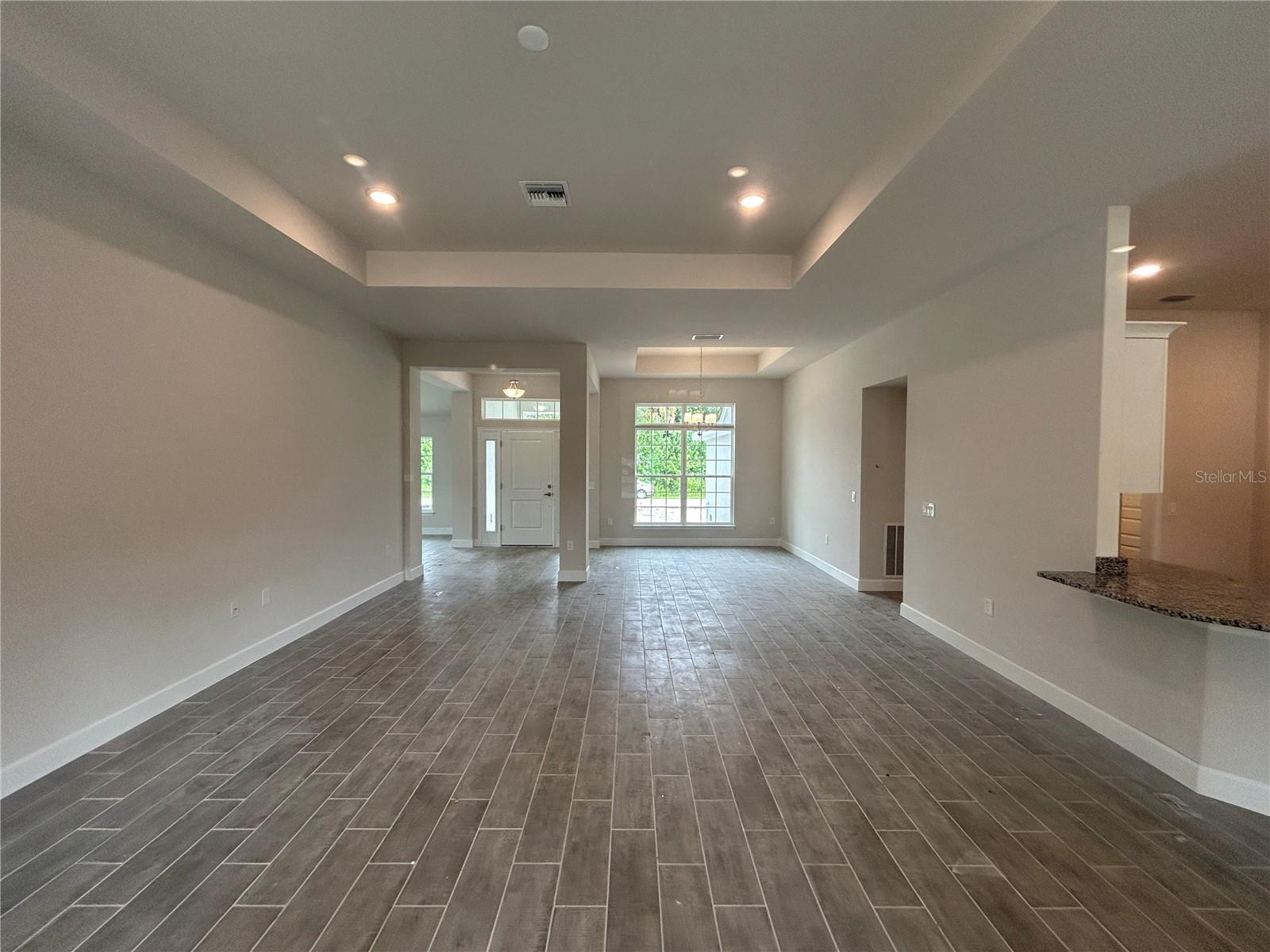 411 PARAMARIBO STREET