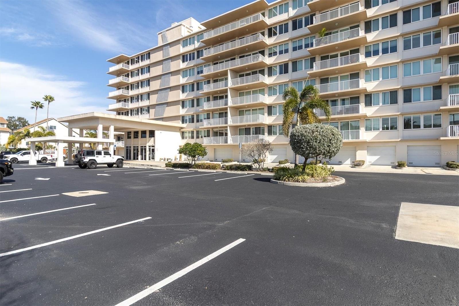 ISLAND WAY TOWERS CONDO - Residential