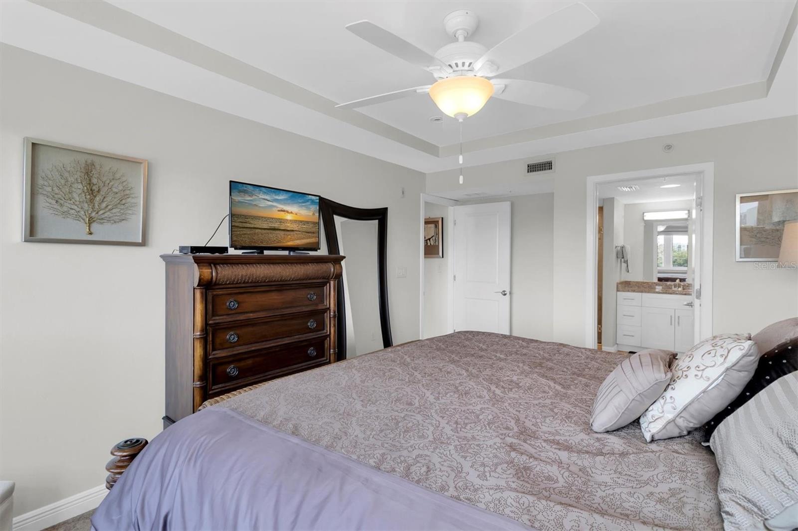 ISLAND WAY TOWERS CONDO - Residential