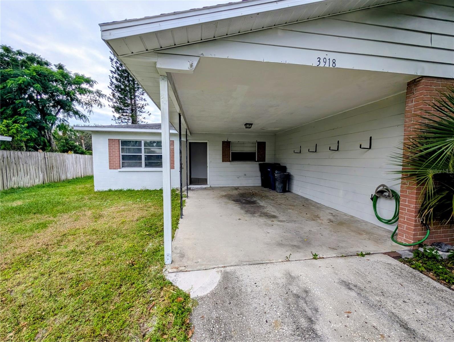 BEACHTON PARK - Residential Lease