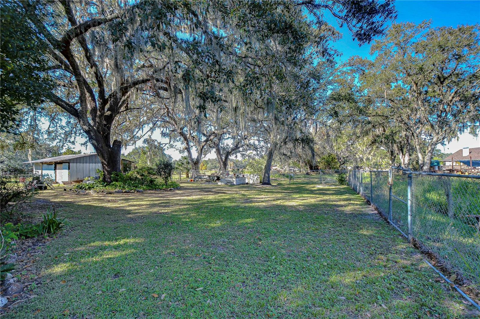 WILLIAM L STALVEY JR ESTATES - Land