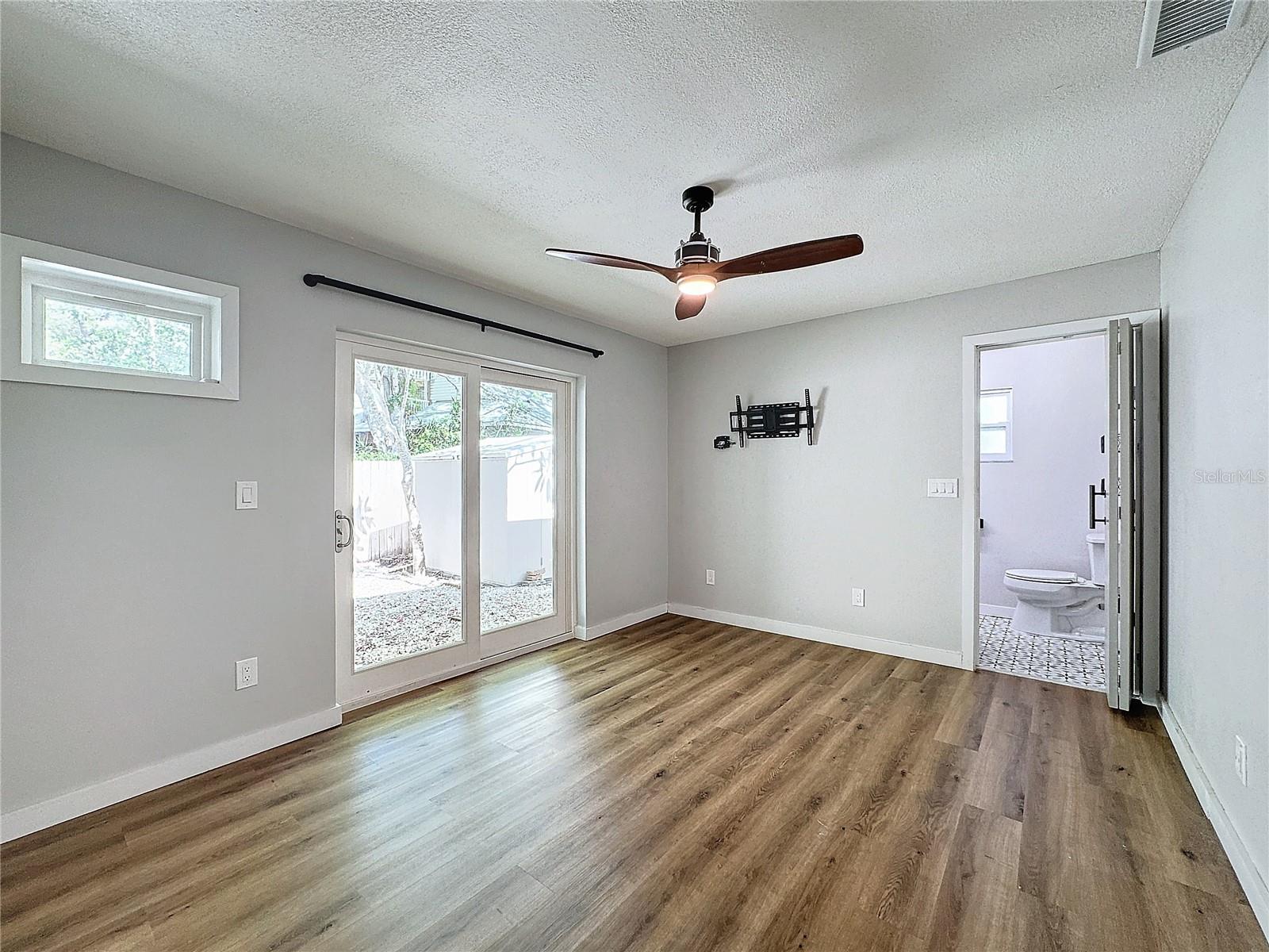 RIDGEWOOD GROVES - Residential