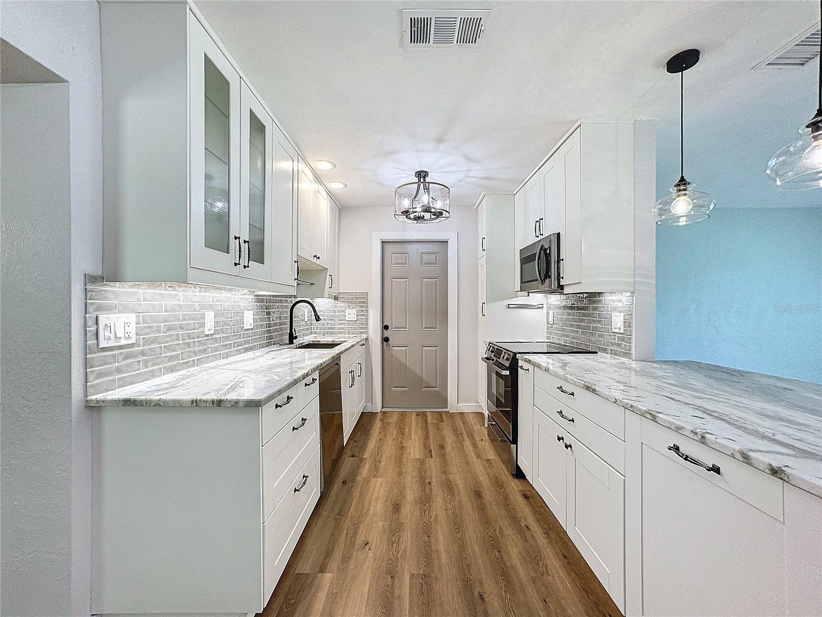 RIDGEWOOD GROVES - Residential