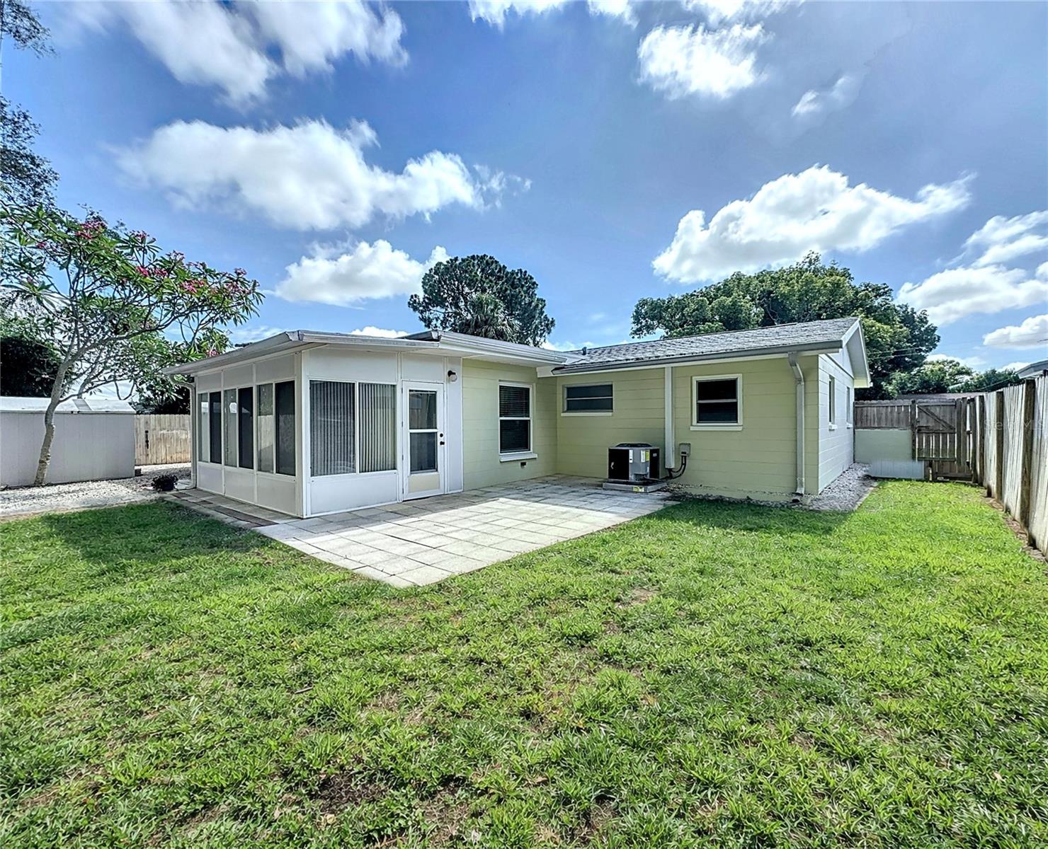 RIDGEWOOD GROVES - Residential