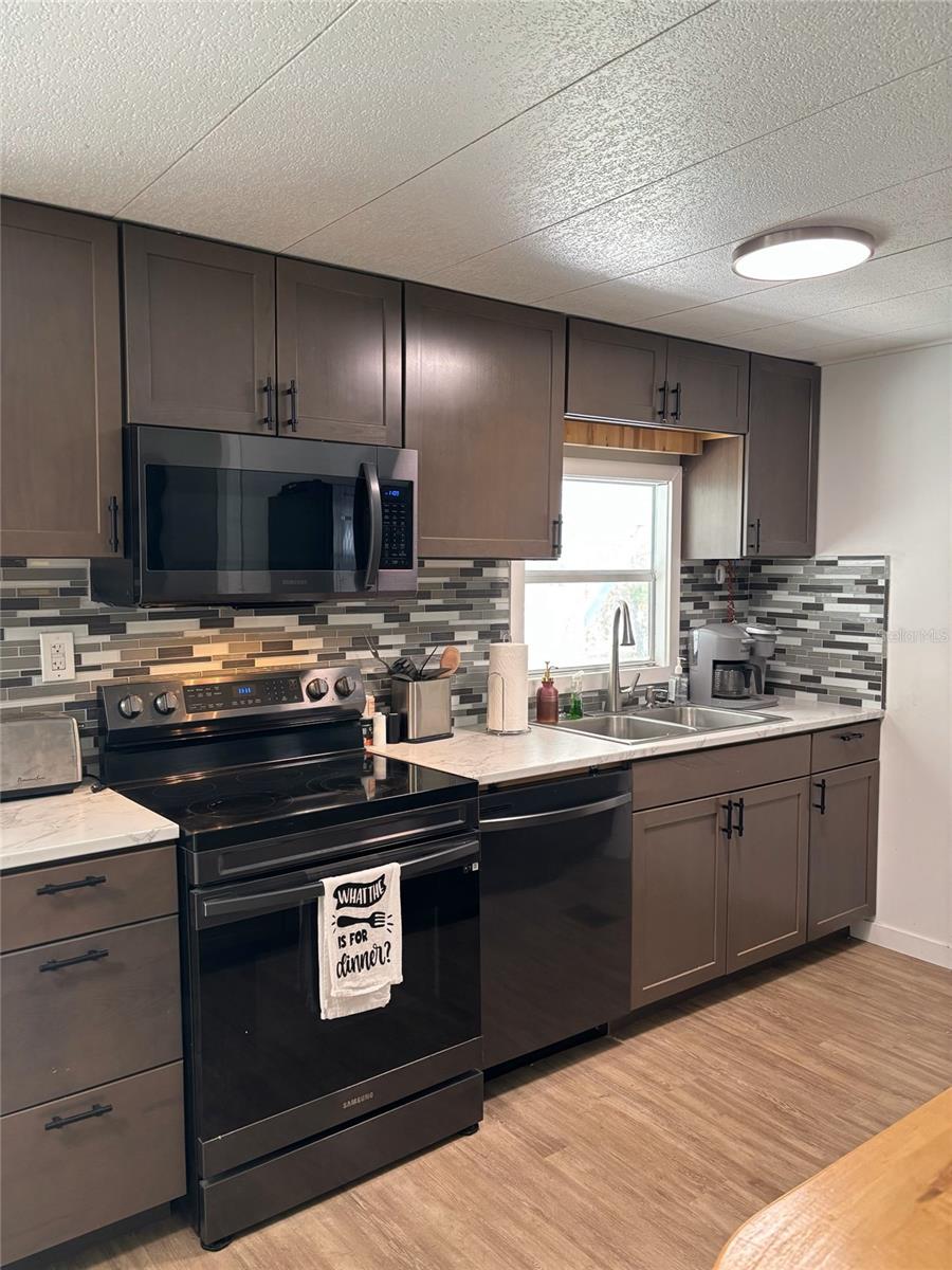 LAKE GRIFFIN ISLES UNIT 01 - Residential