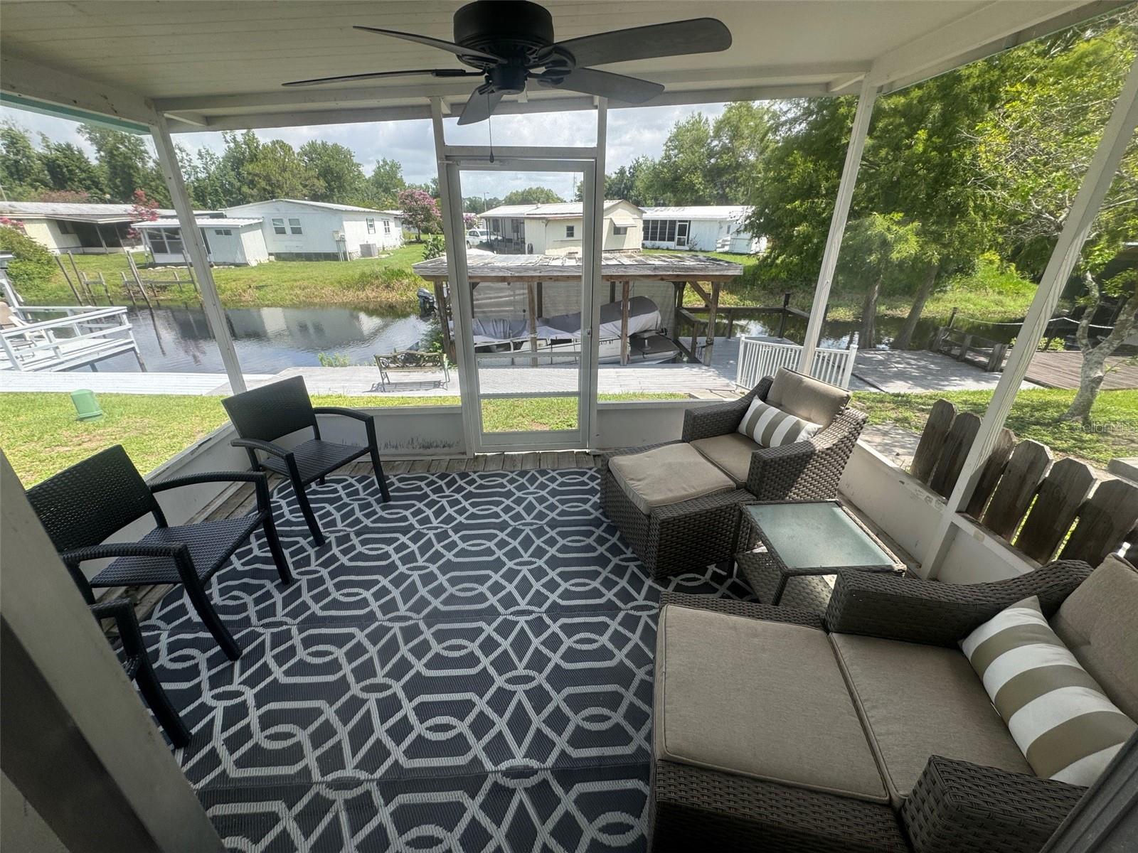 LAKE GRIFFIN ISLES UNIT 01 - Residential