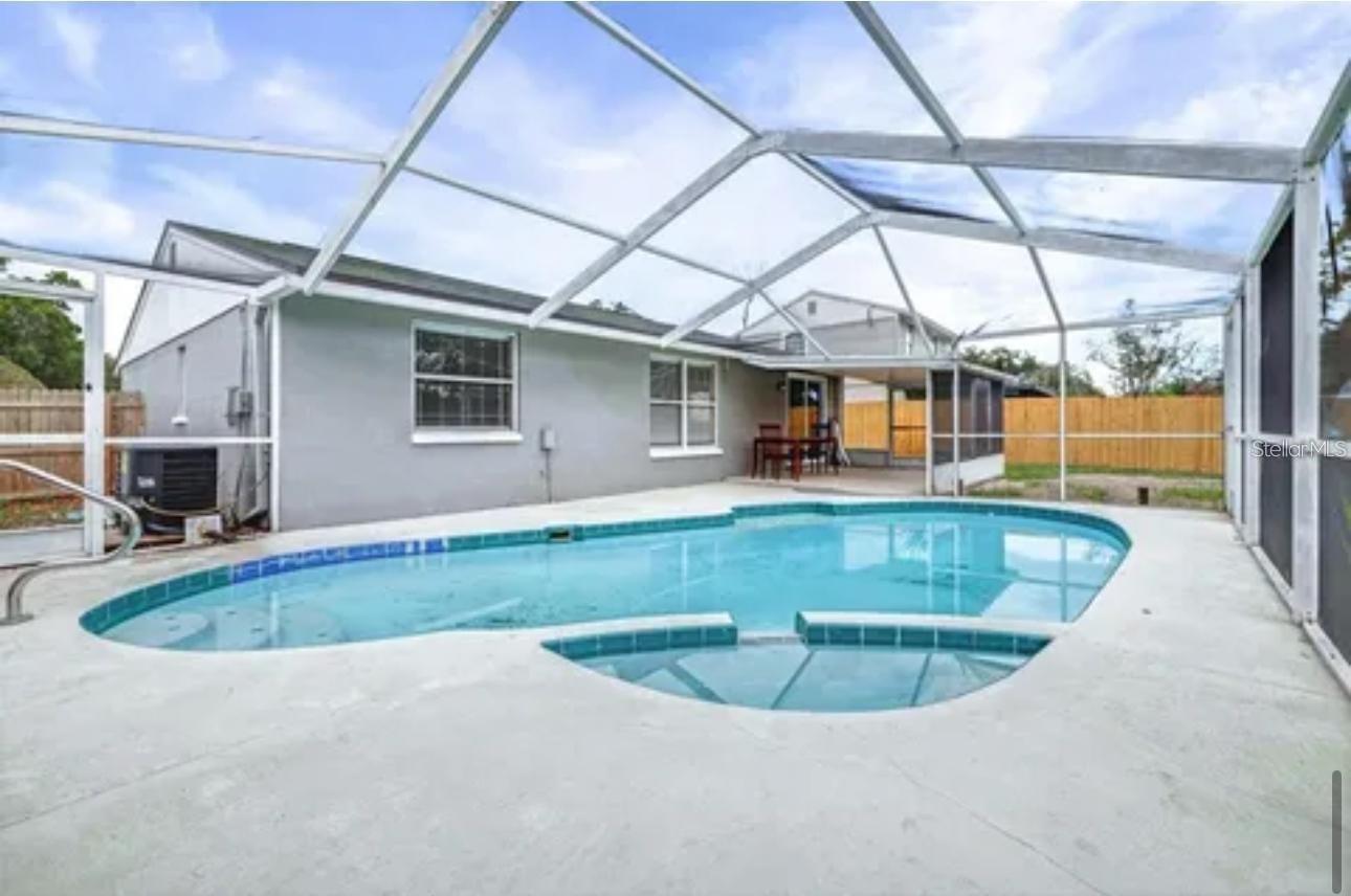 NORTH LAKES - Residential