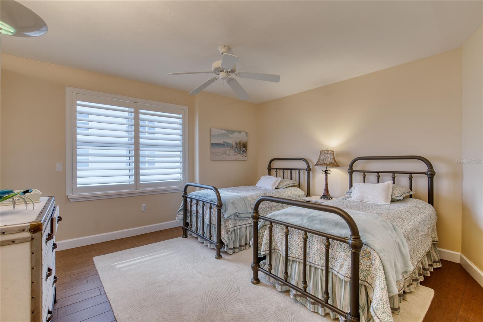 DIMUCCI TWIN TOWERS N & S - Residential