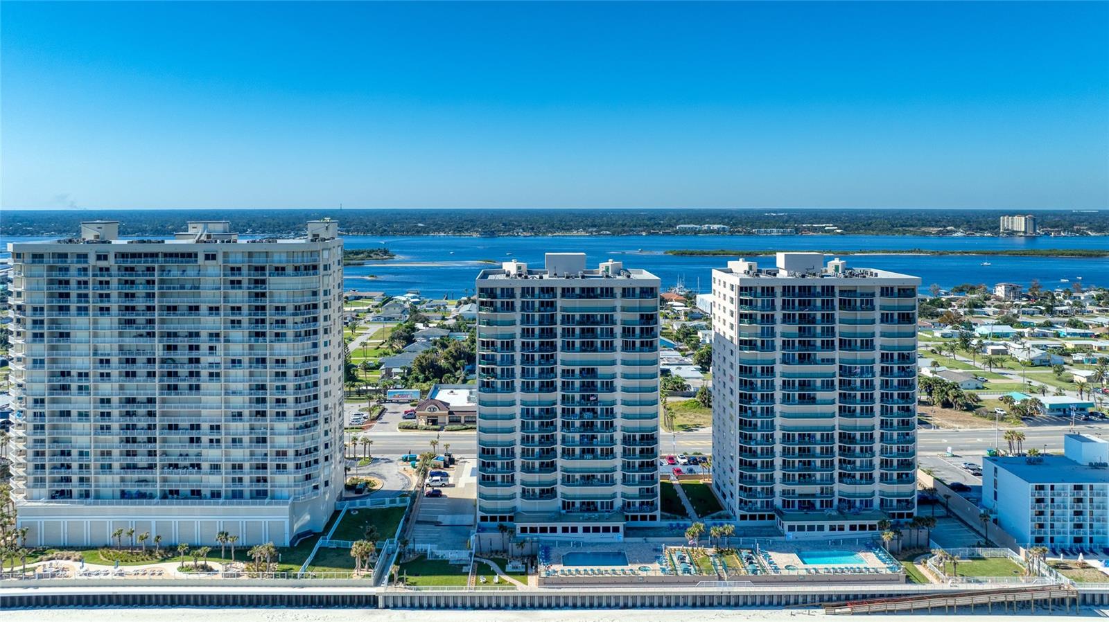 DIMUCCI TWIN TOWERS N & S - Residential