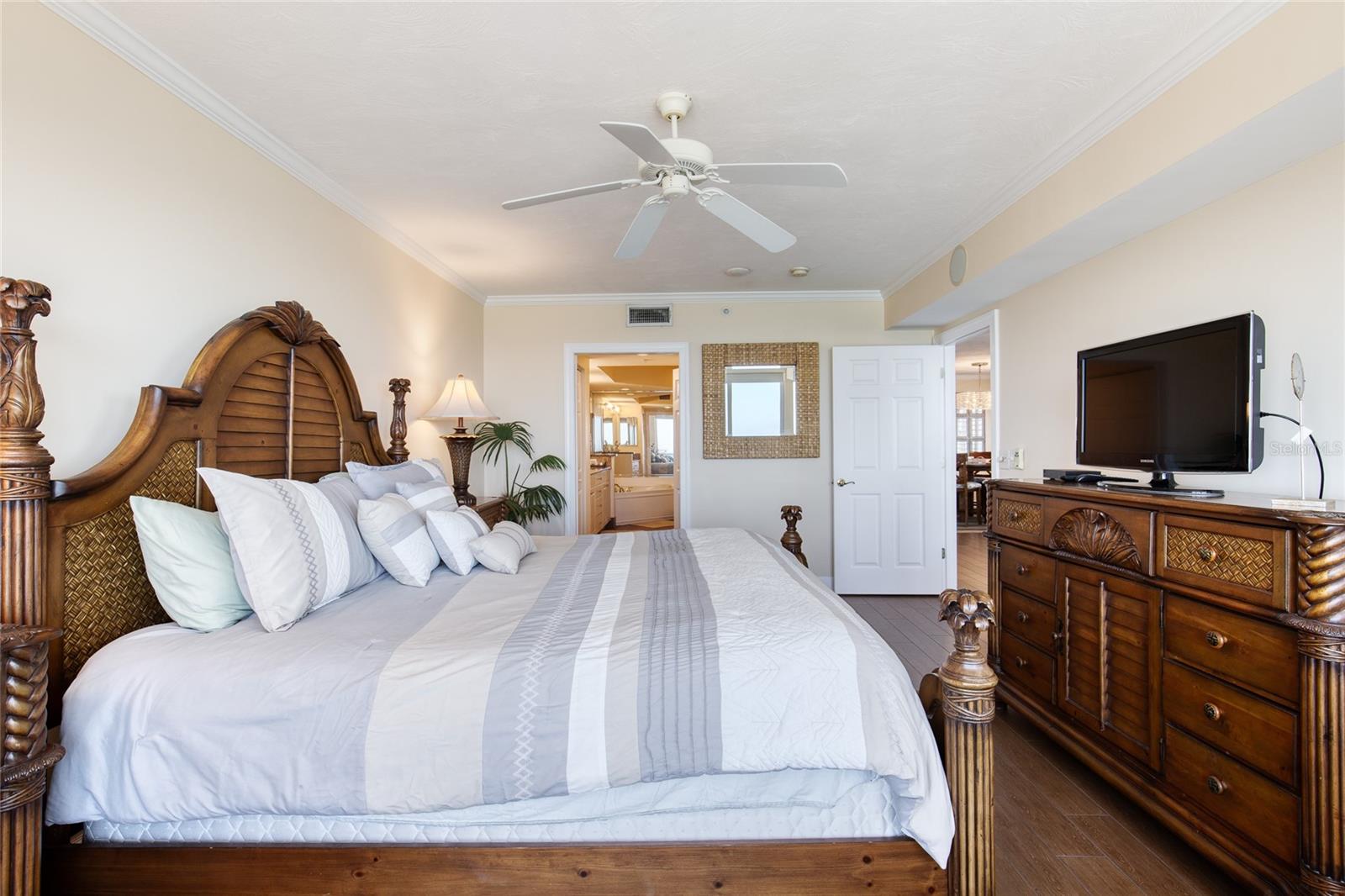 DIMUCCI TWIN TOWERS N & S - Residential