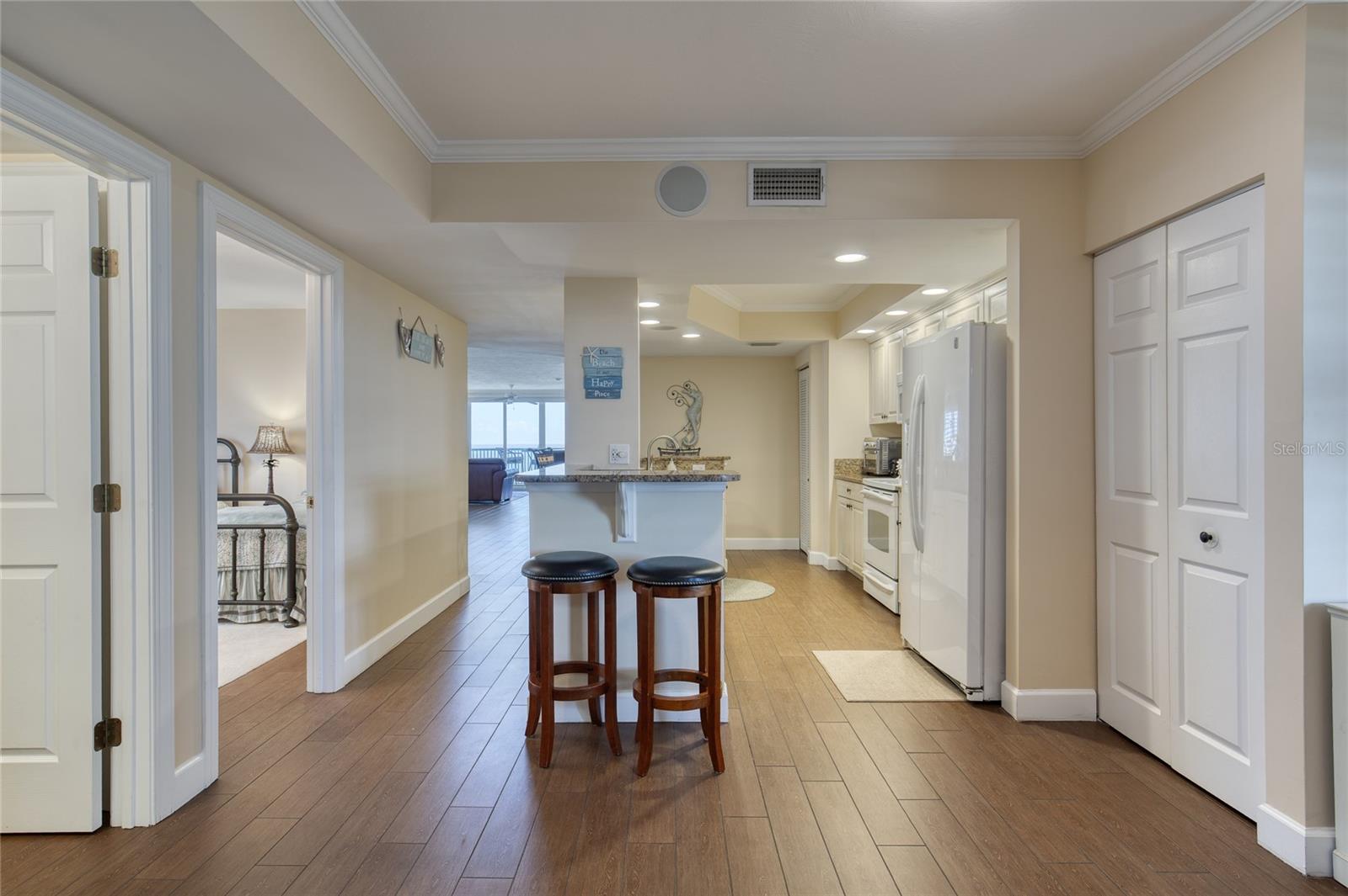 DIMUCCI TWIN TOWERS N & S - Residential