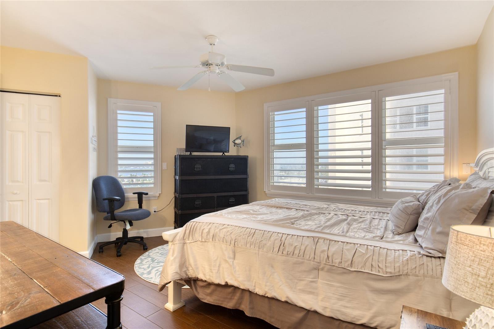 DIMUCCI TWIN TOWERS N & S - Residential