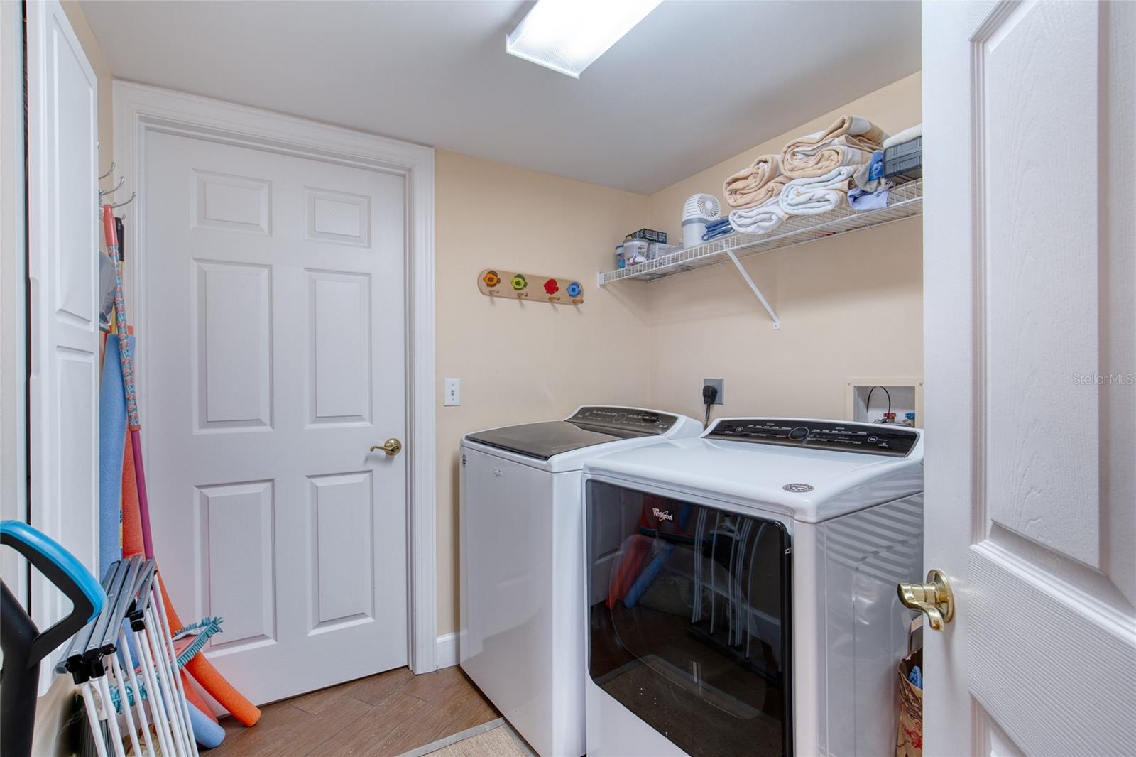 DIMUCCI TWIN TOWERS N & S - Residential