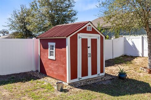 A home in TAVARES