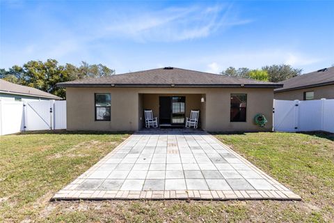 A home in TAVARES