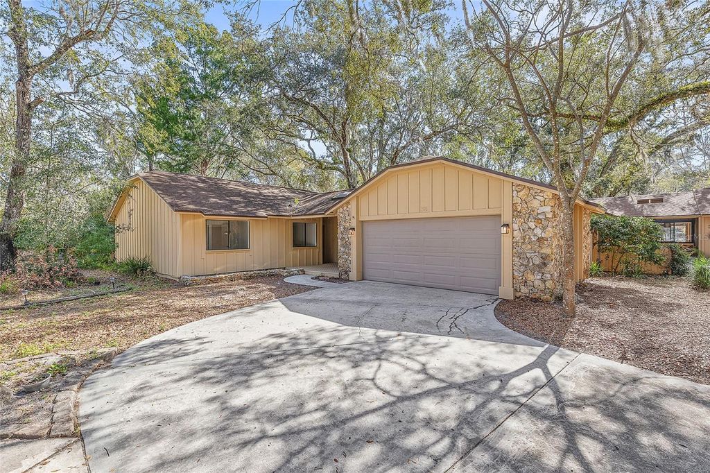 Photo of 38 Snaresbrook Court, Ormond Beach, FL 32174 (MLS # NS1087571)