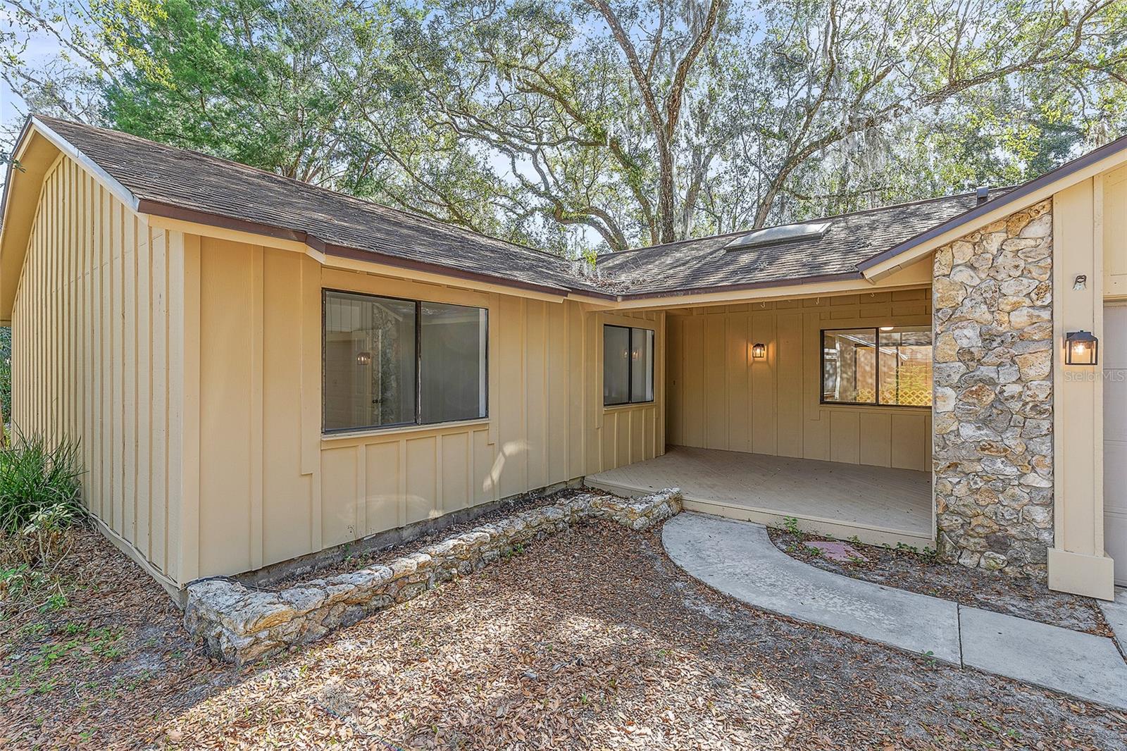 38 SNARESBROOK COURT