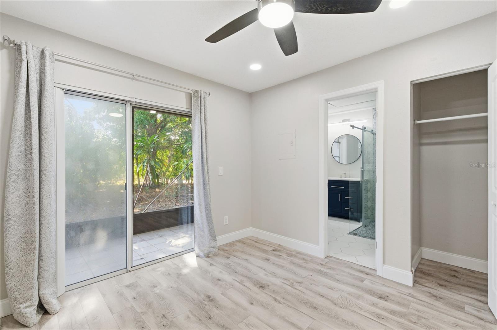 BENT TREE - Residential