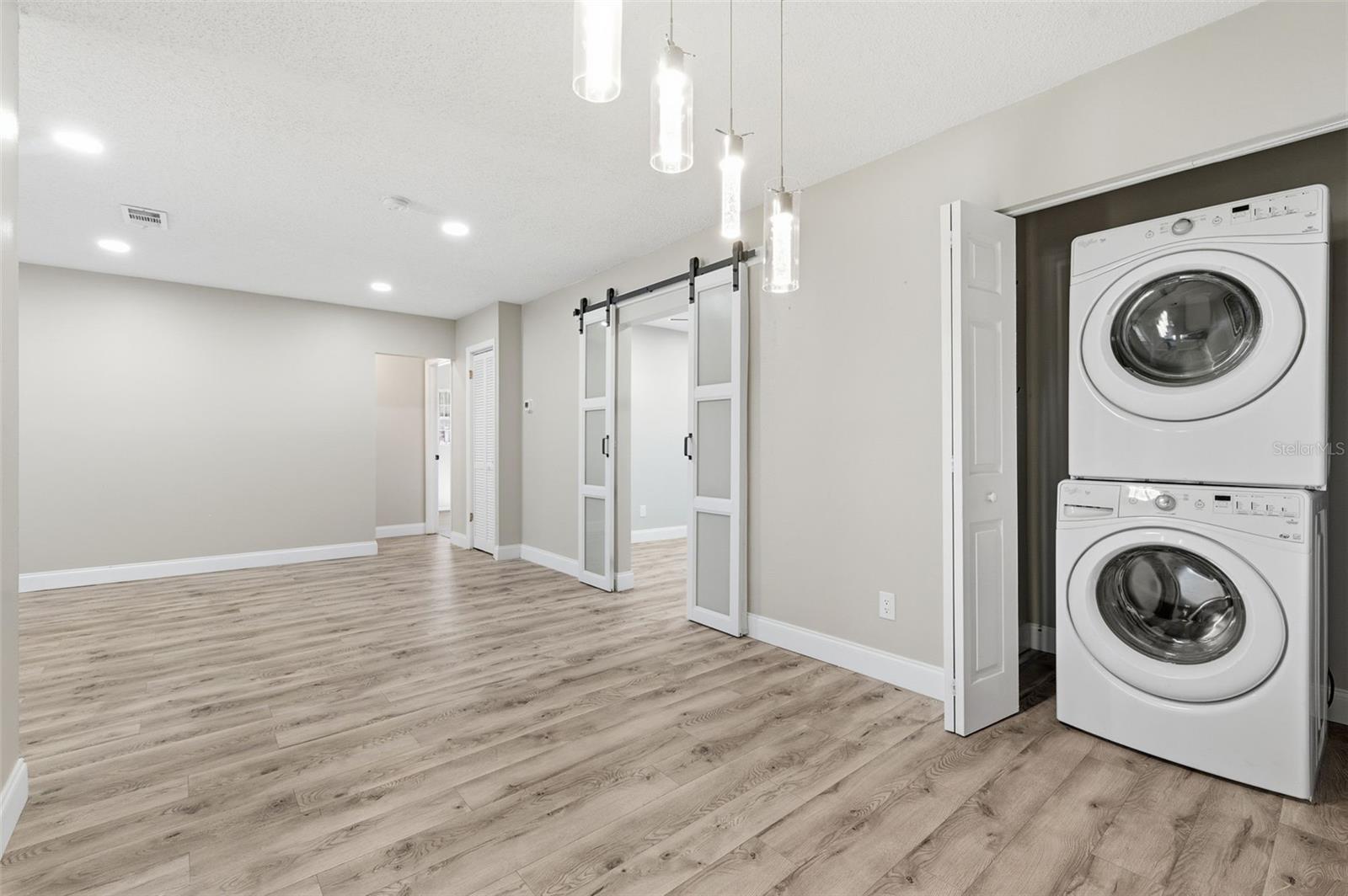 BENT TREE - Residential