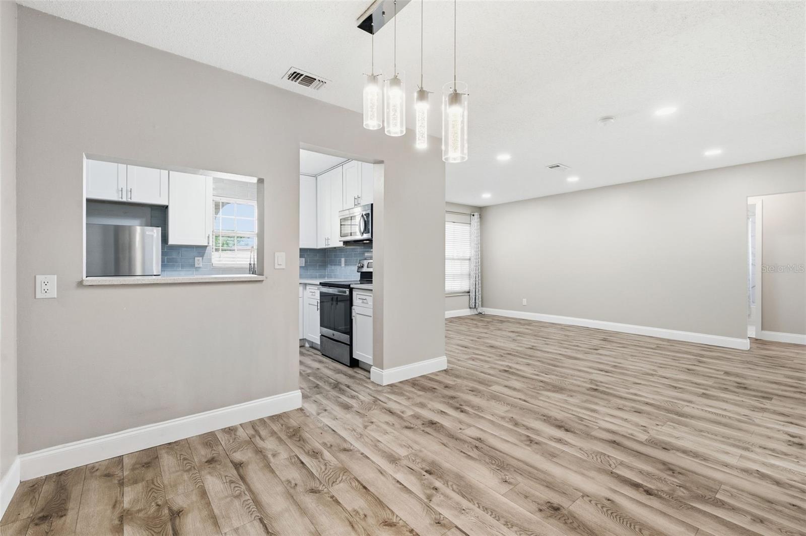 BENT TREE - Residential