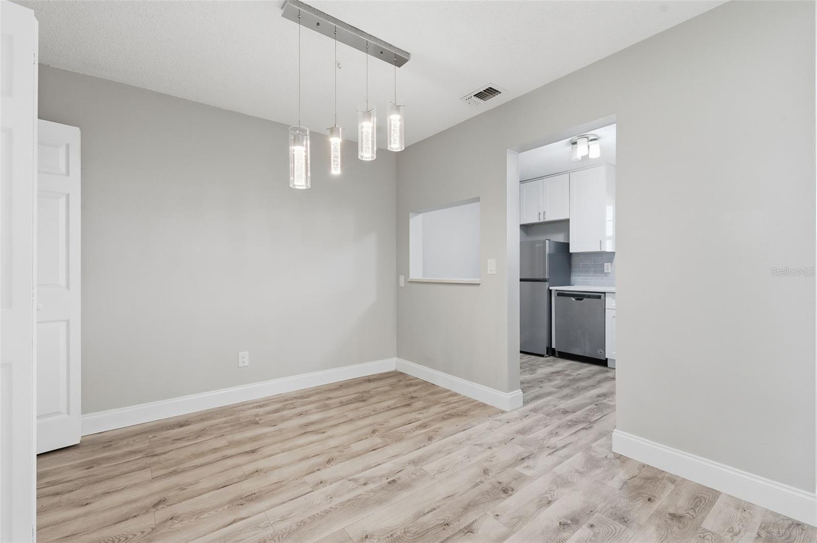 BENT TREE - Residential