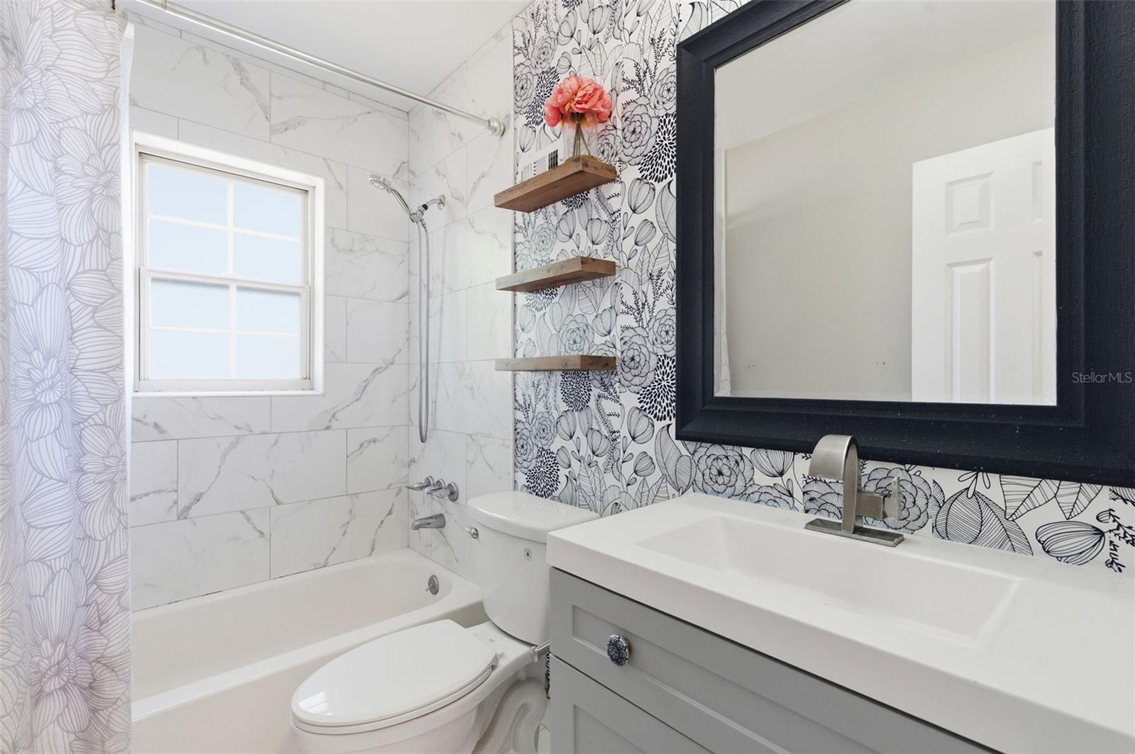 BENT TREE - Residential