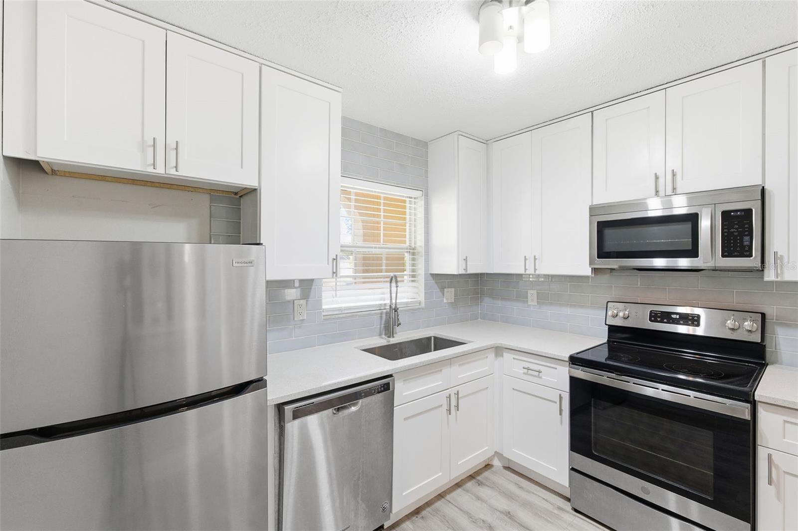 BENT TREE - Residential