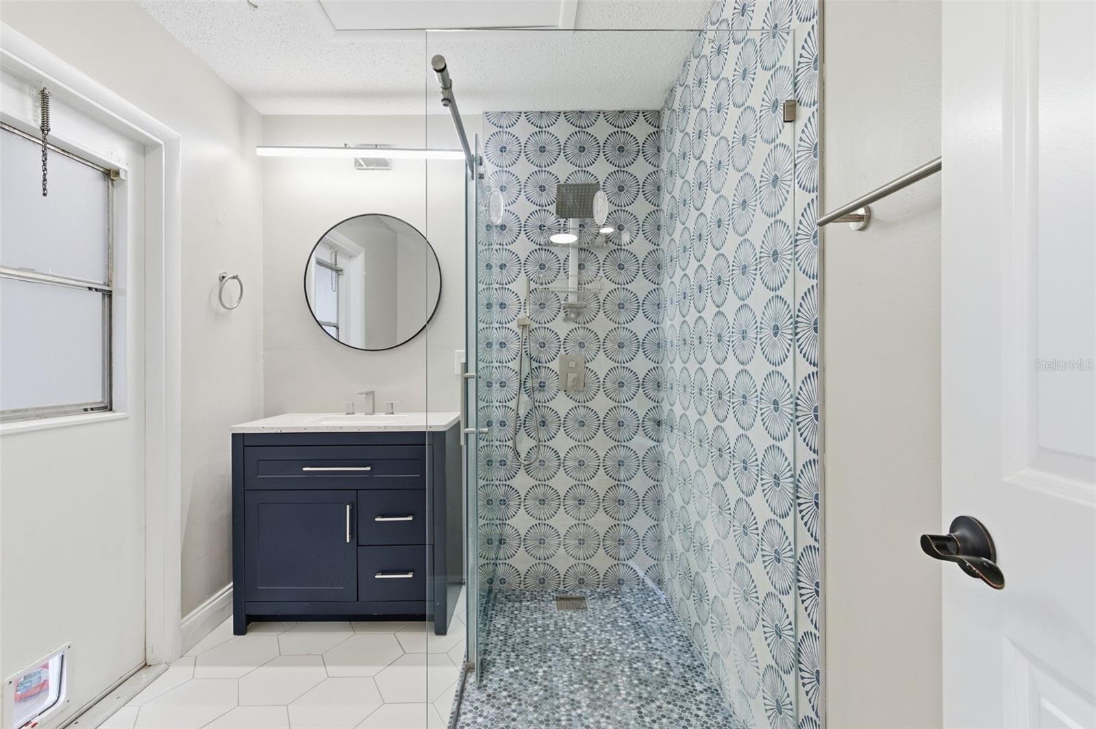 BENT TREE - Residential