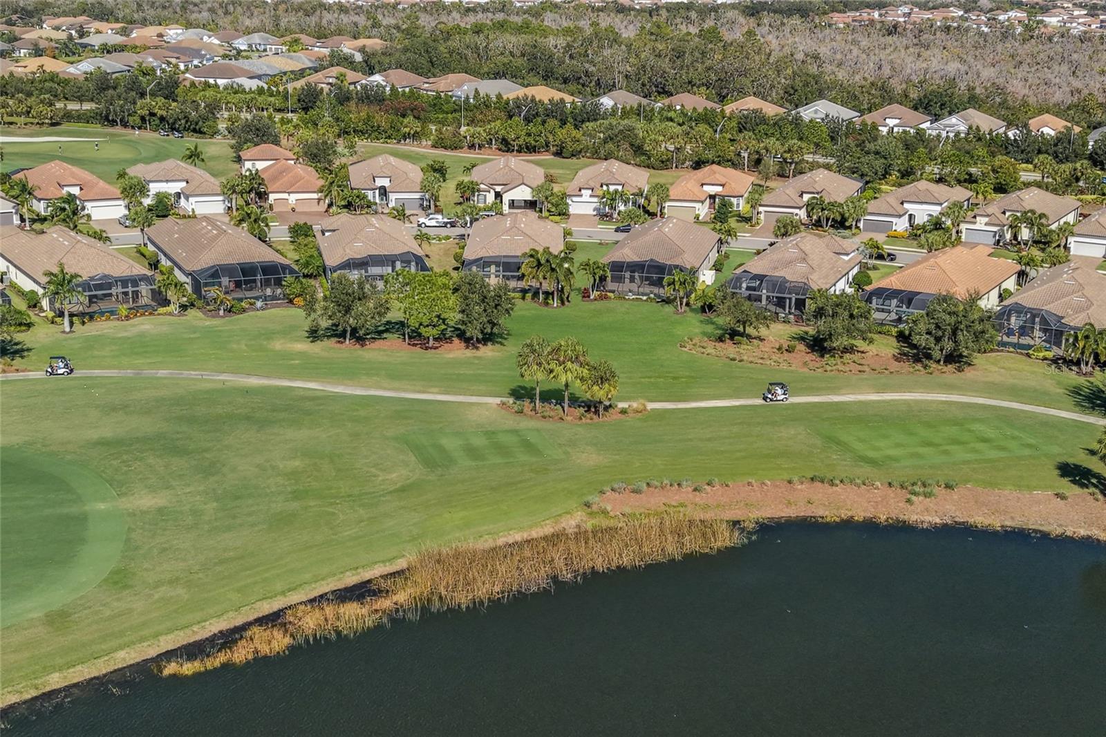 ESPLANADE - Residential