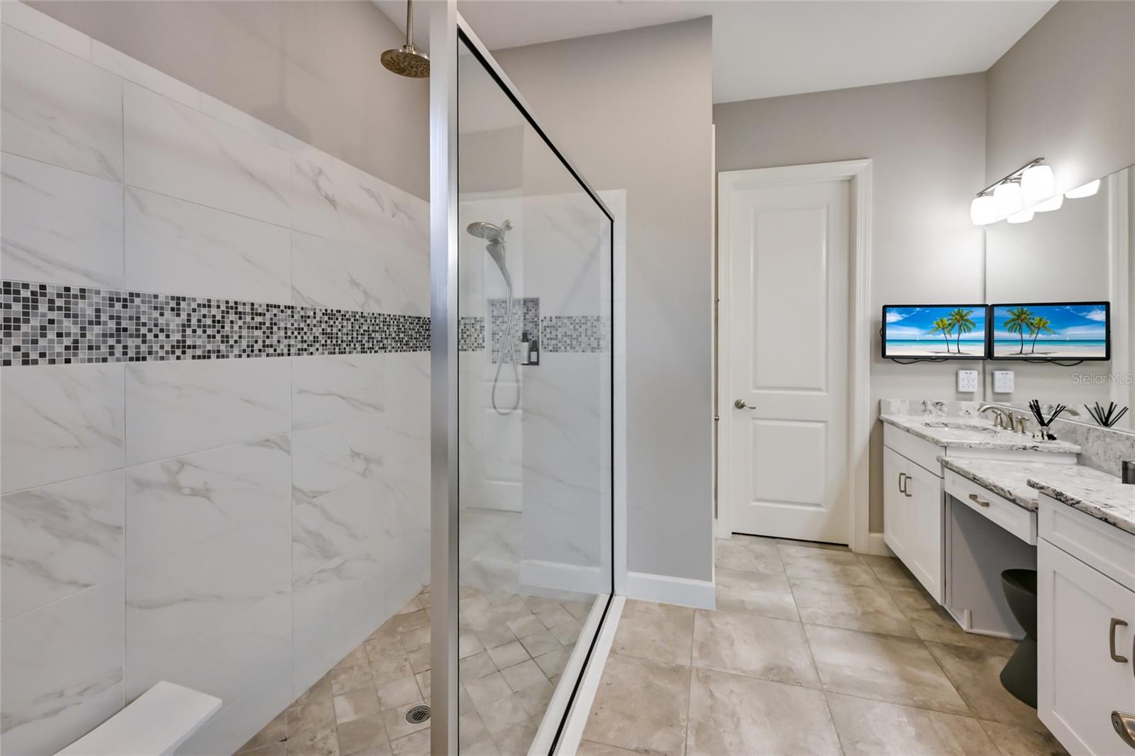 ESPLANADE - Residential