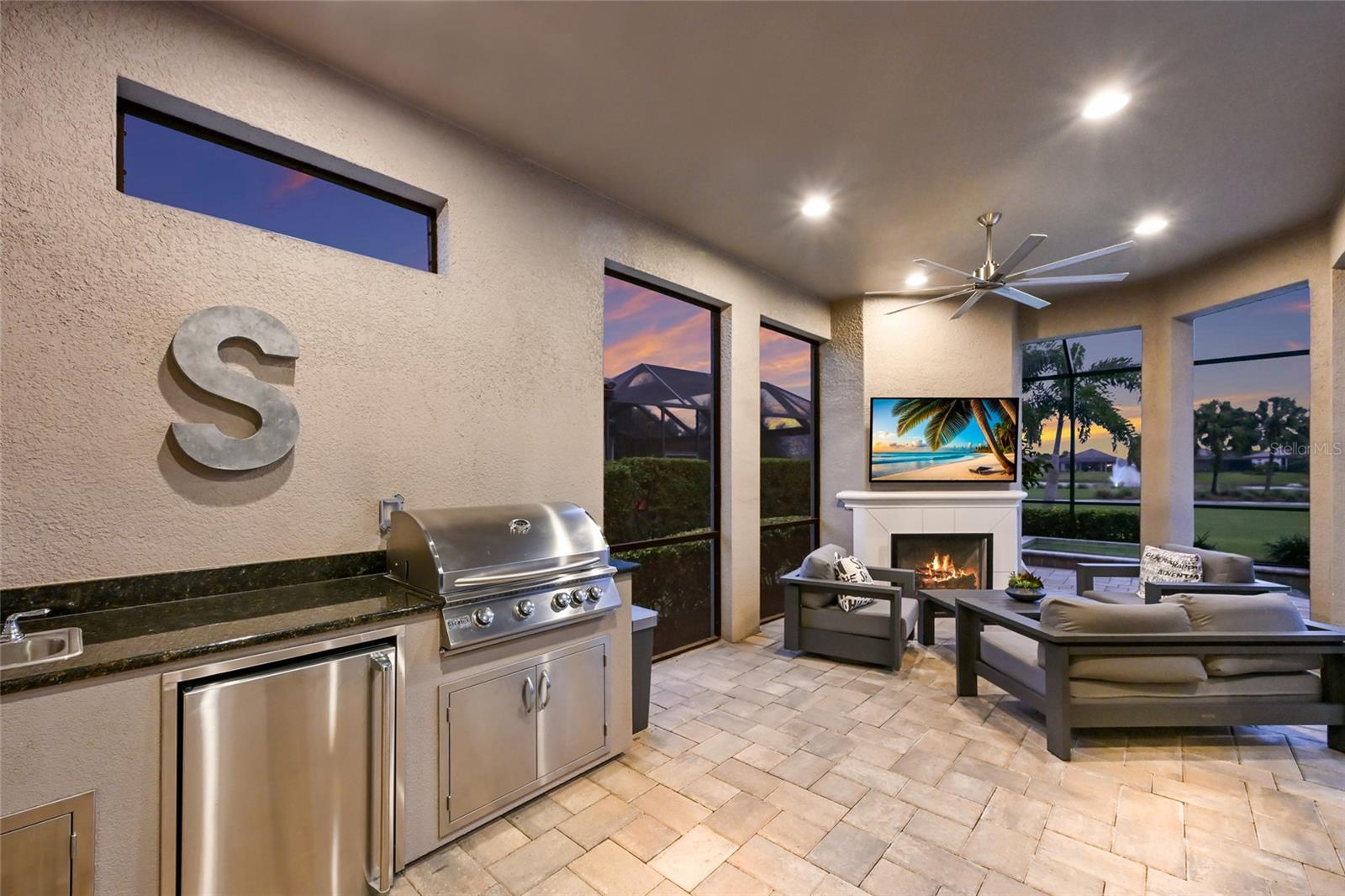 ESPLANADE - Residential