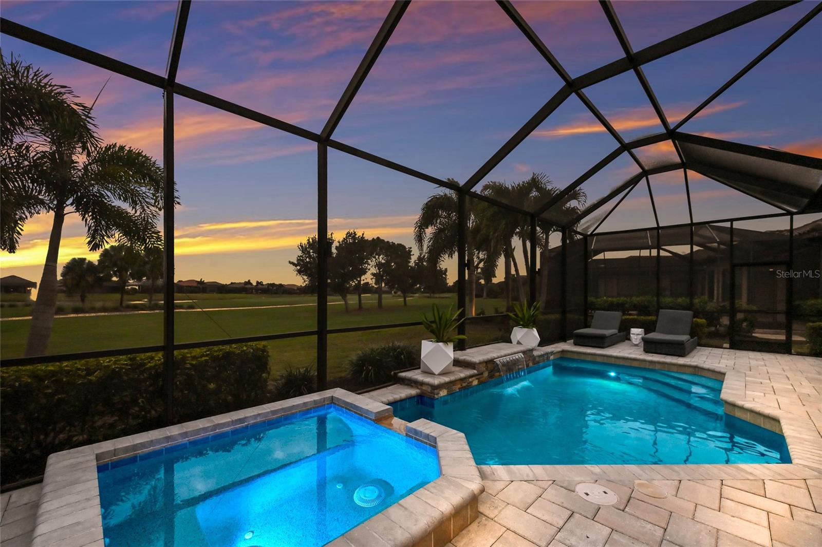 ESPLANADE - Residential