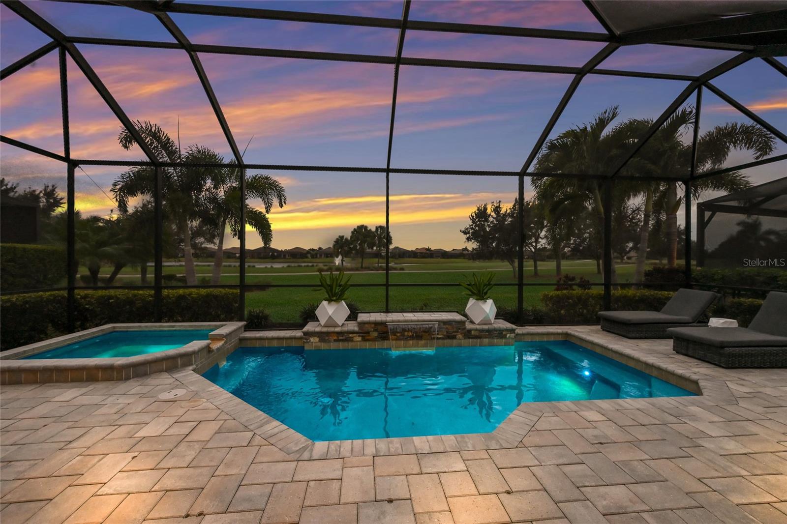 ESPLANADE - Residential