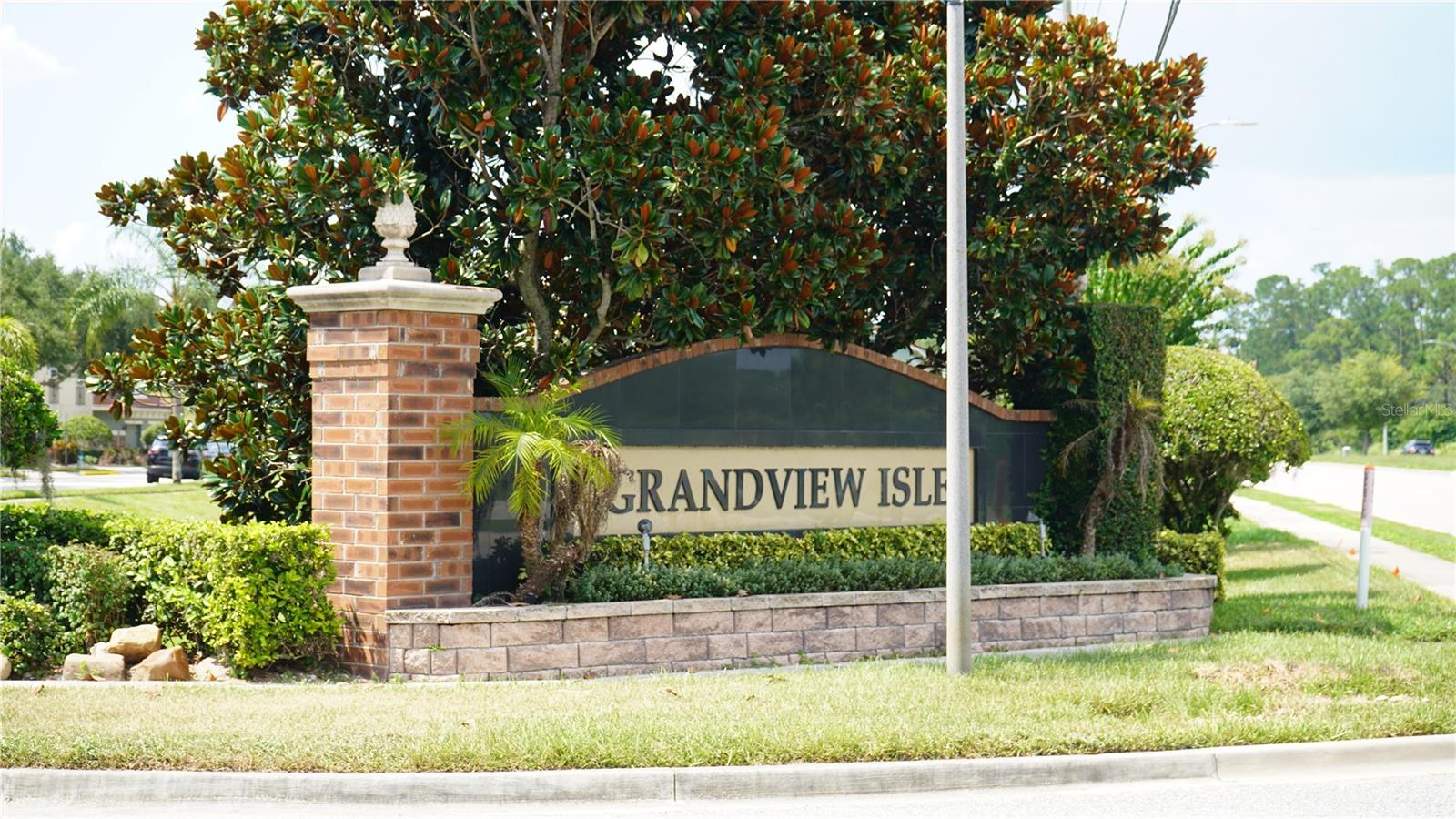 This Beautiful 3 Bedroom 2.5 Bathroom Townhome in an exclusive Grandview Isles community of only 54 townhomes bordering Disney! All appliances and WASHER AND DRYER INCLUDED. Enjoy the spectacular views of the LAKE AND FIREWORKS. Close to shopping and dining places. One car garage and a paved drive way.