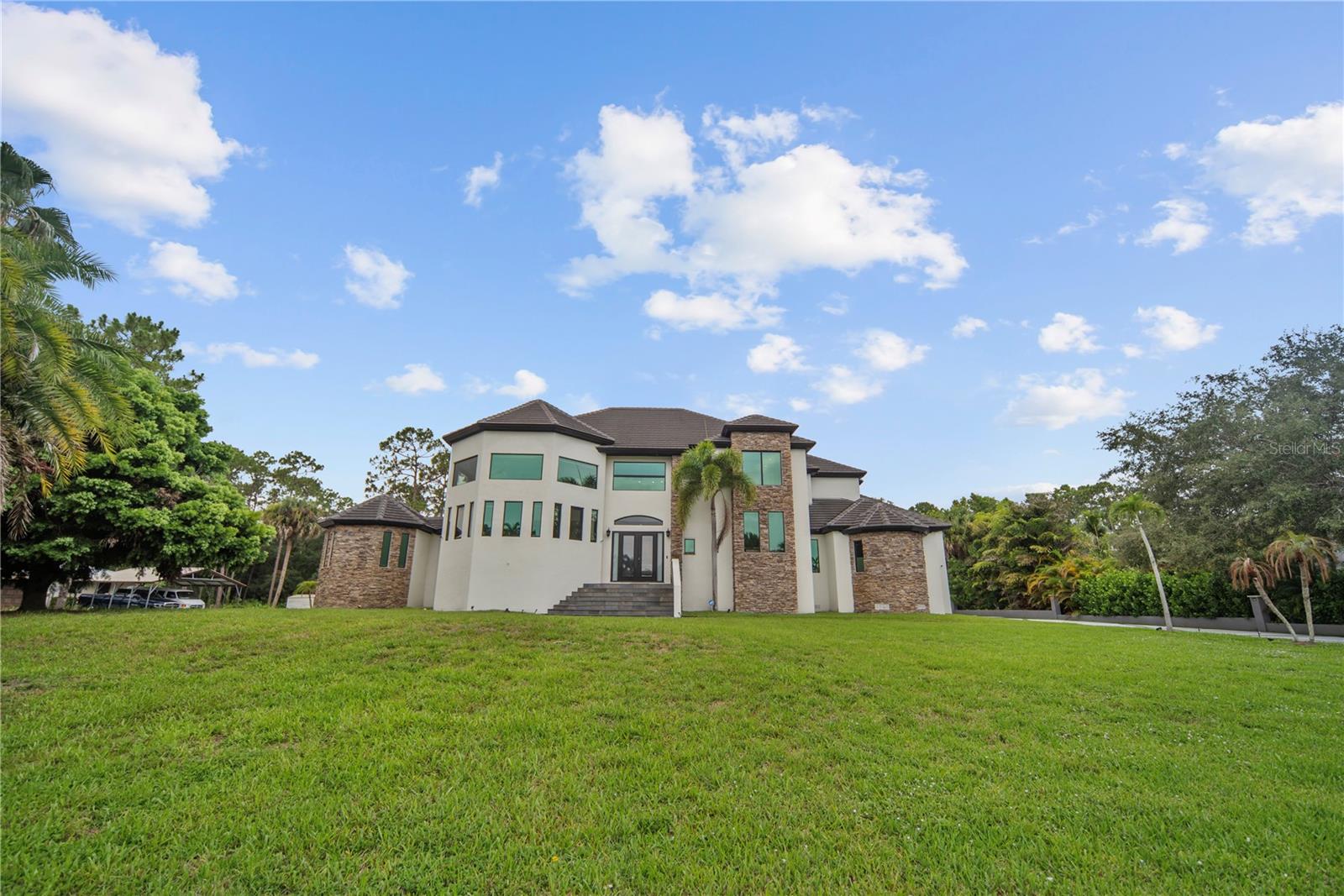 16189 ALEXANDER RUN, JUPITER, FL, 33478/$2,950,000 4 16189 ALEXANDER RUN