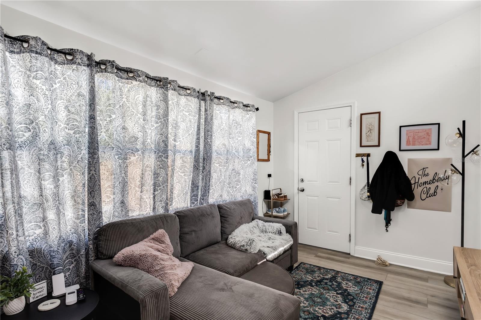 ROUSLYNN - Residential