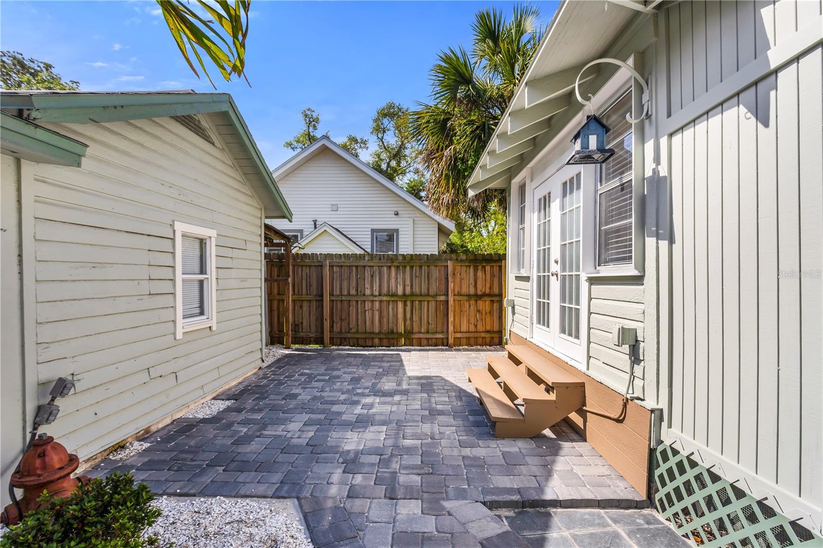 ROUSLYNN - Residential