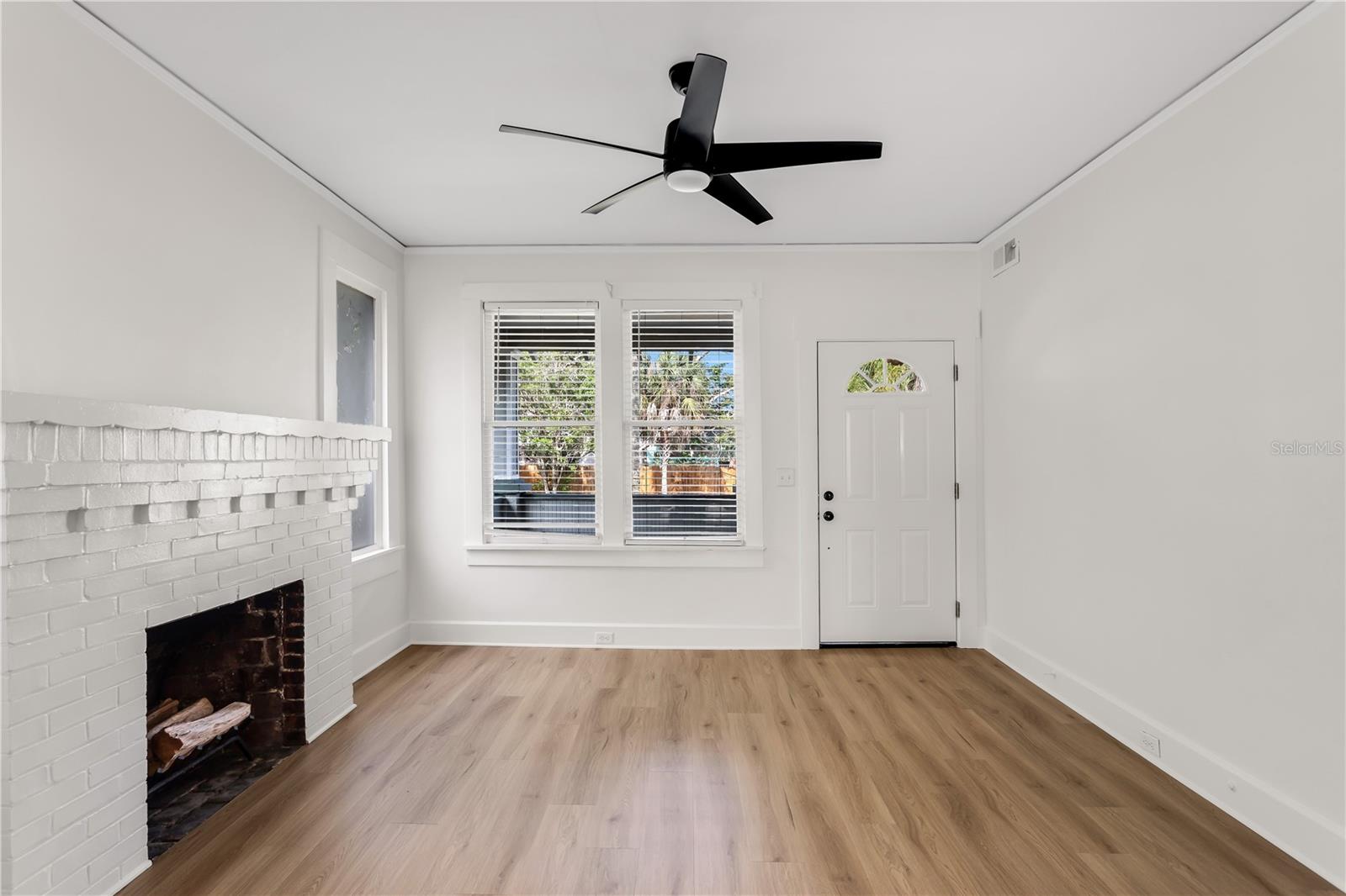 ROUSLYNN - Residential