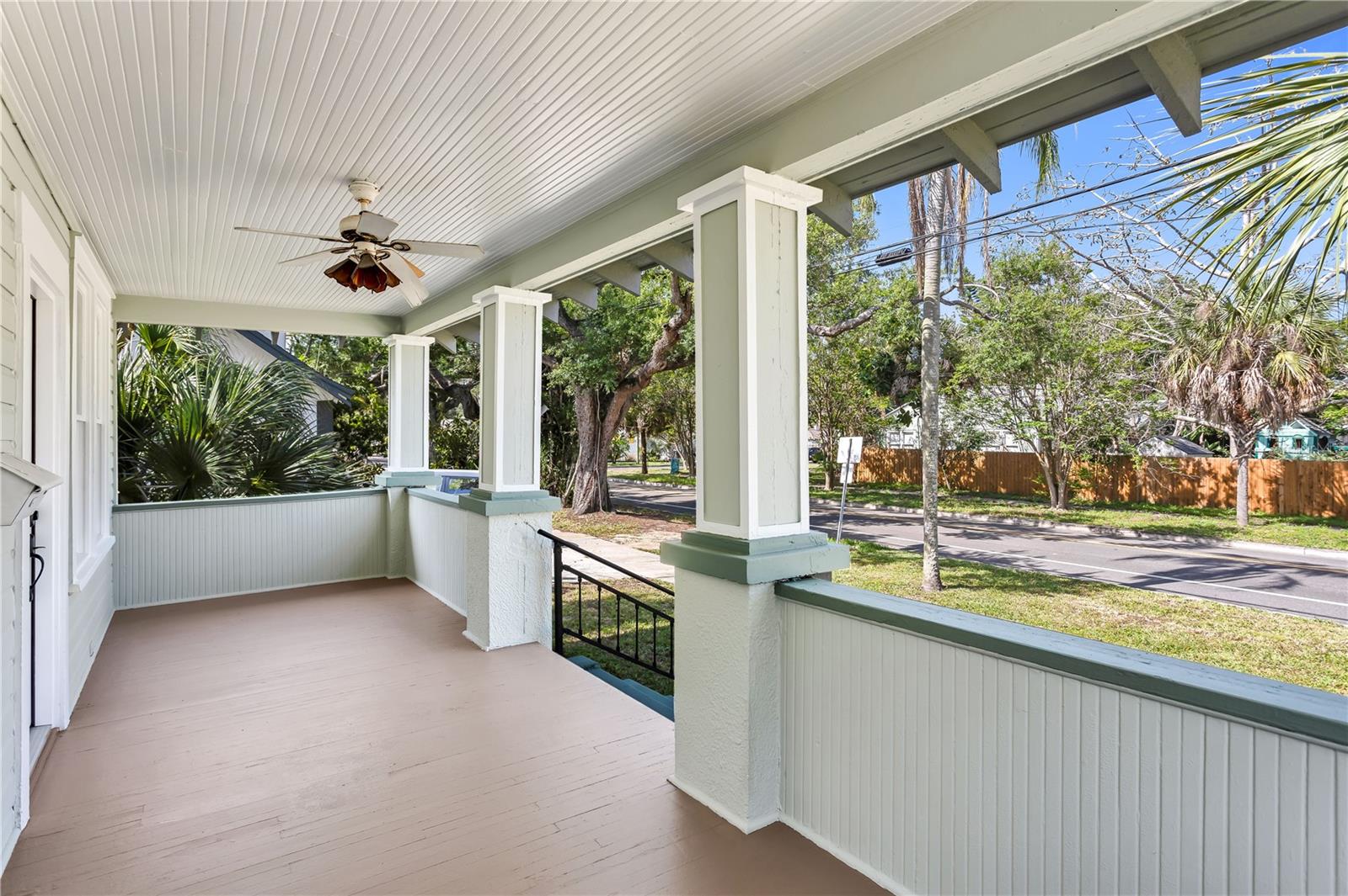 ROUSLYNN - Residential